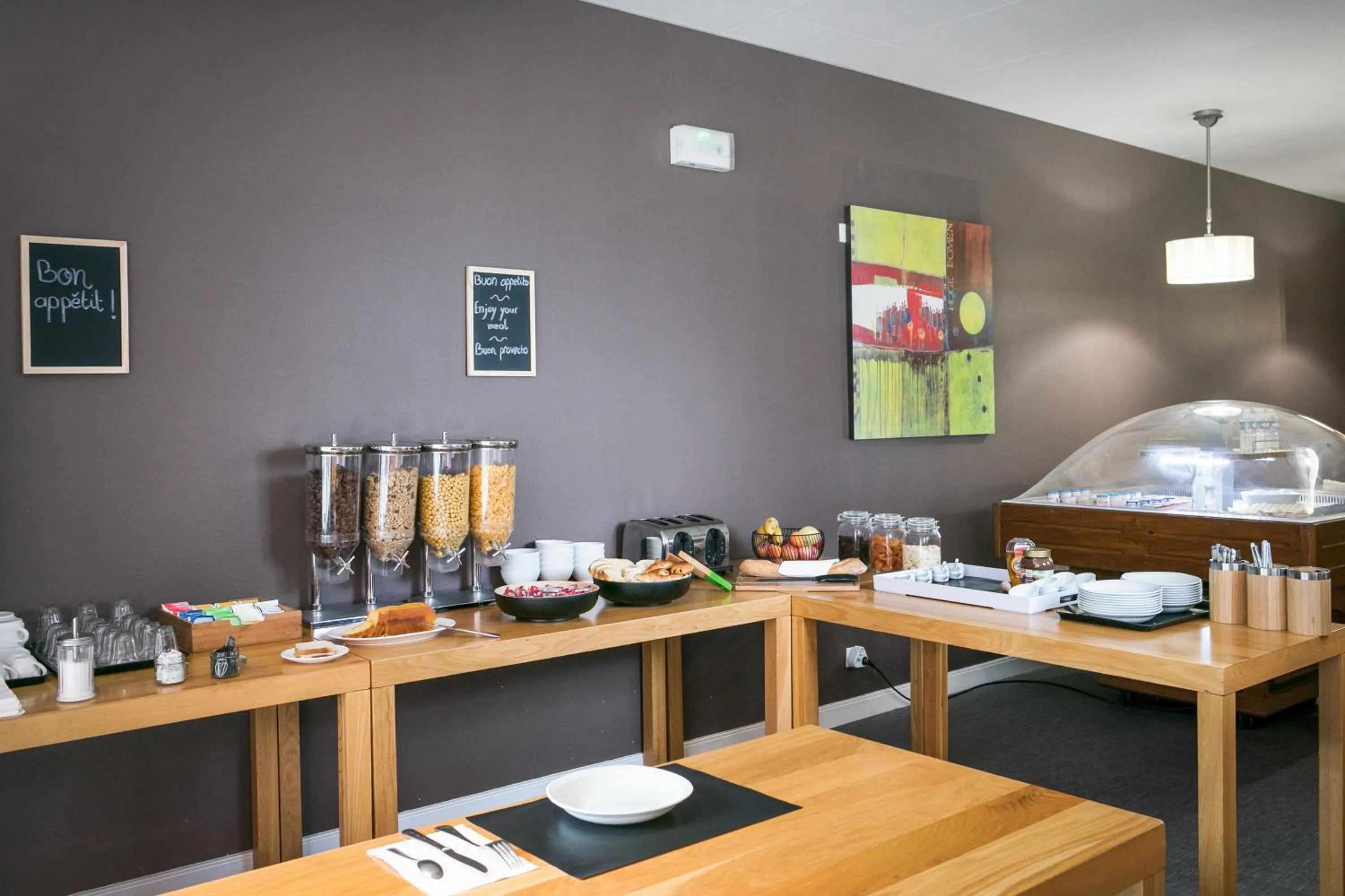 Continental breakfast in Comfort Aparthotel Lourdes Lorda