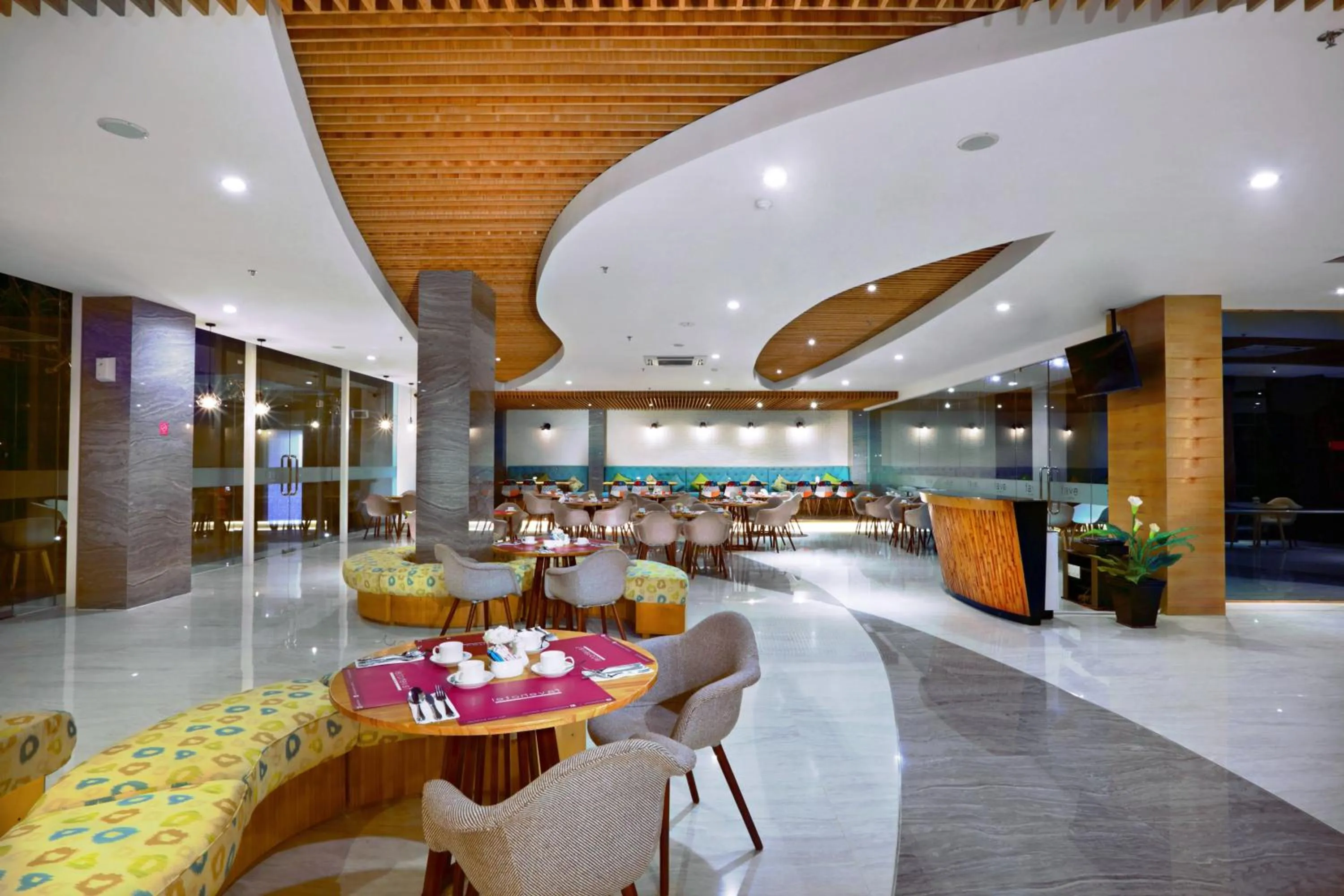 Restaurant/places to eat in fave plus hotel Banjarbaru