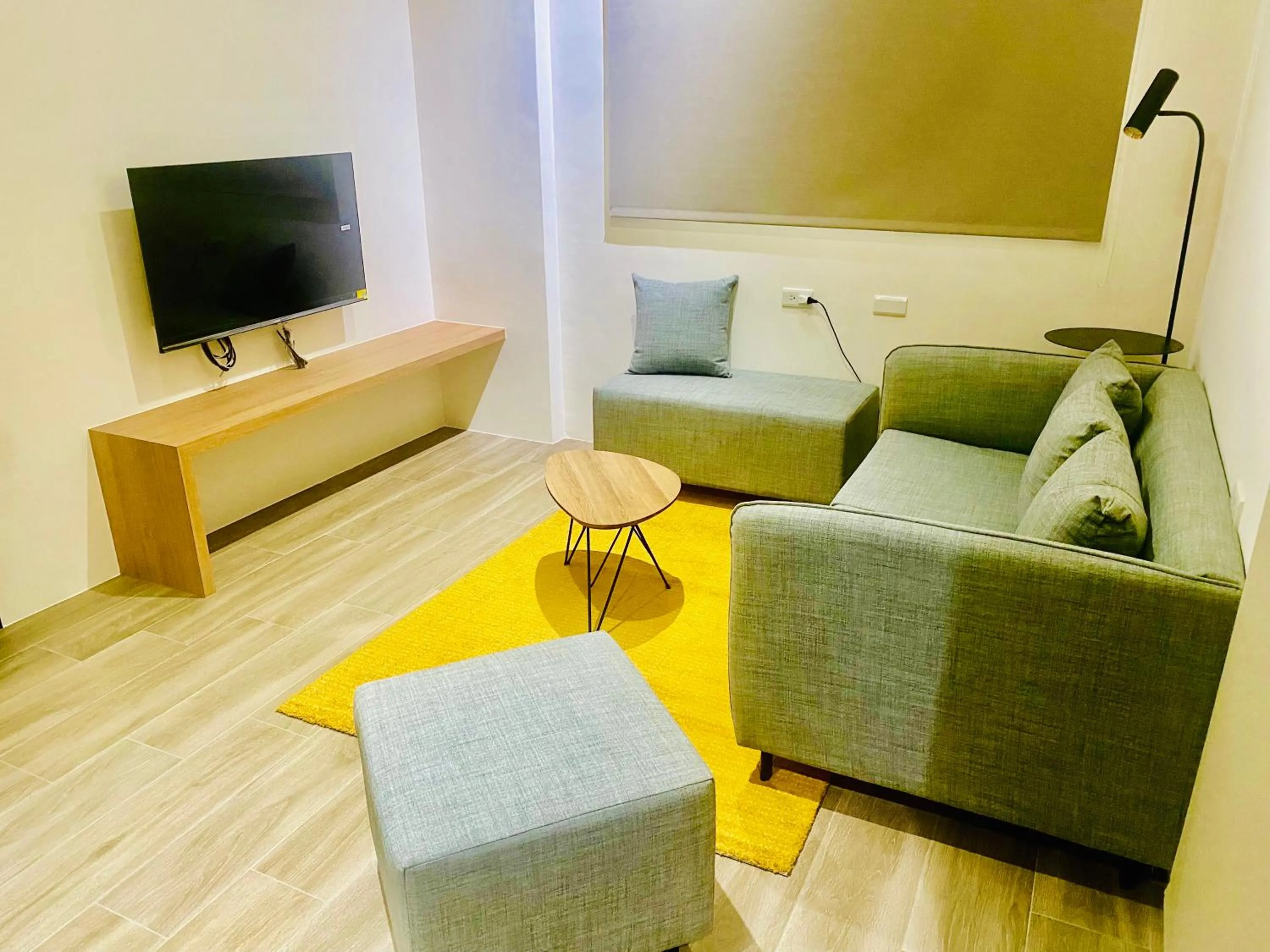 TV and multimedia in Beachcastle & Sea View Villa