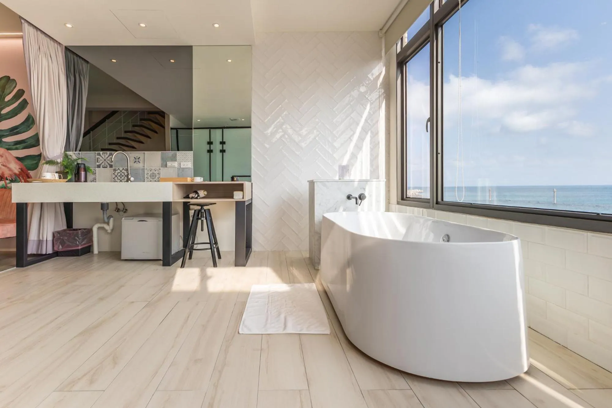Bath in Beachcastle & Sea View Villa
