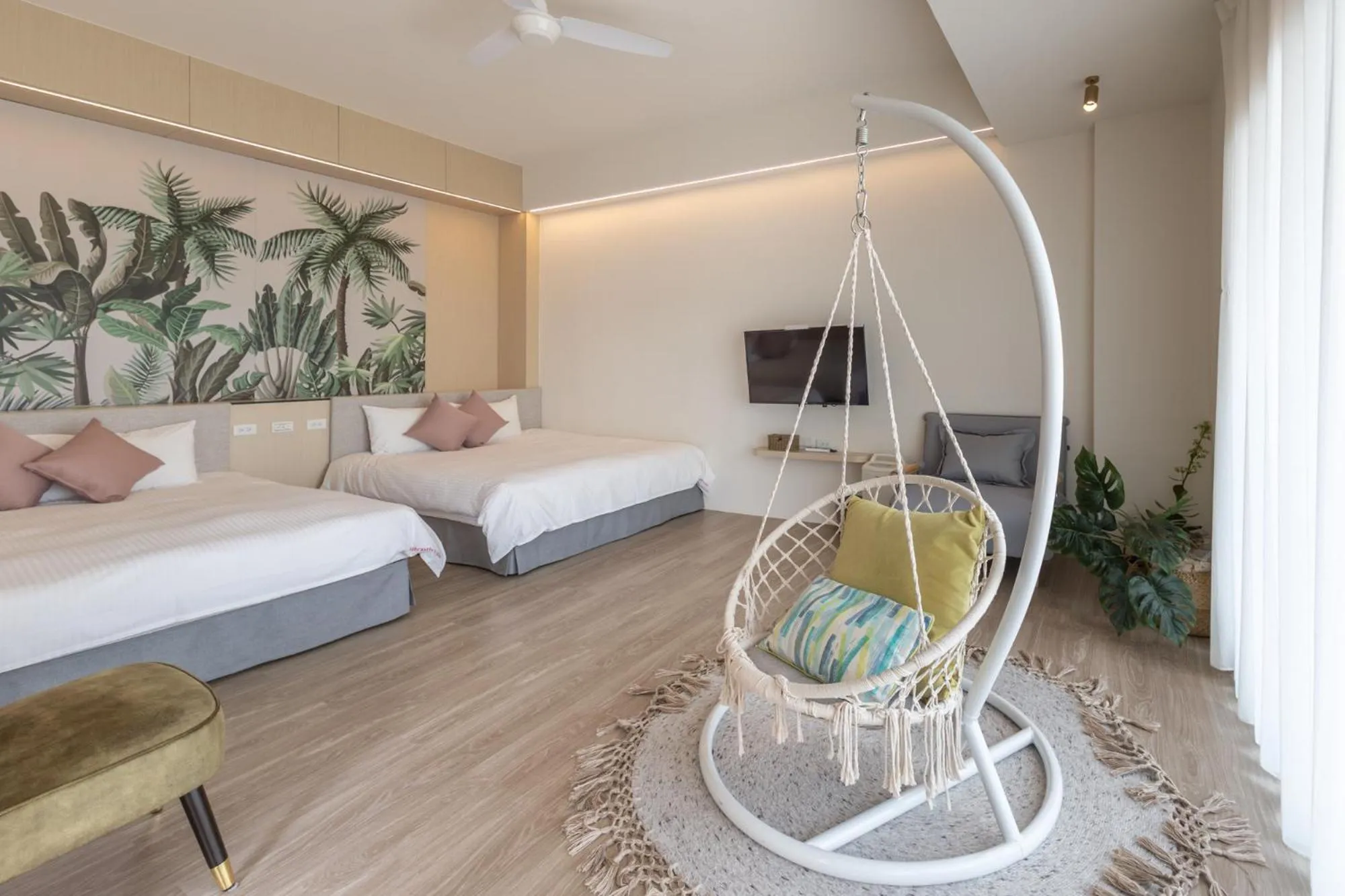 Living room, Bed in Beachcastle & Sea View Villa