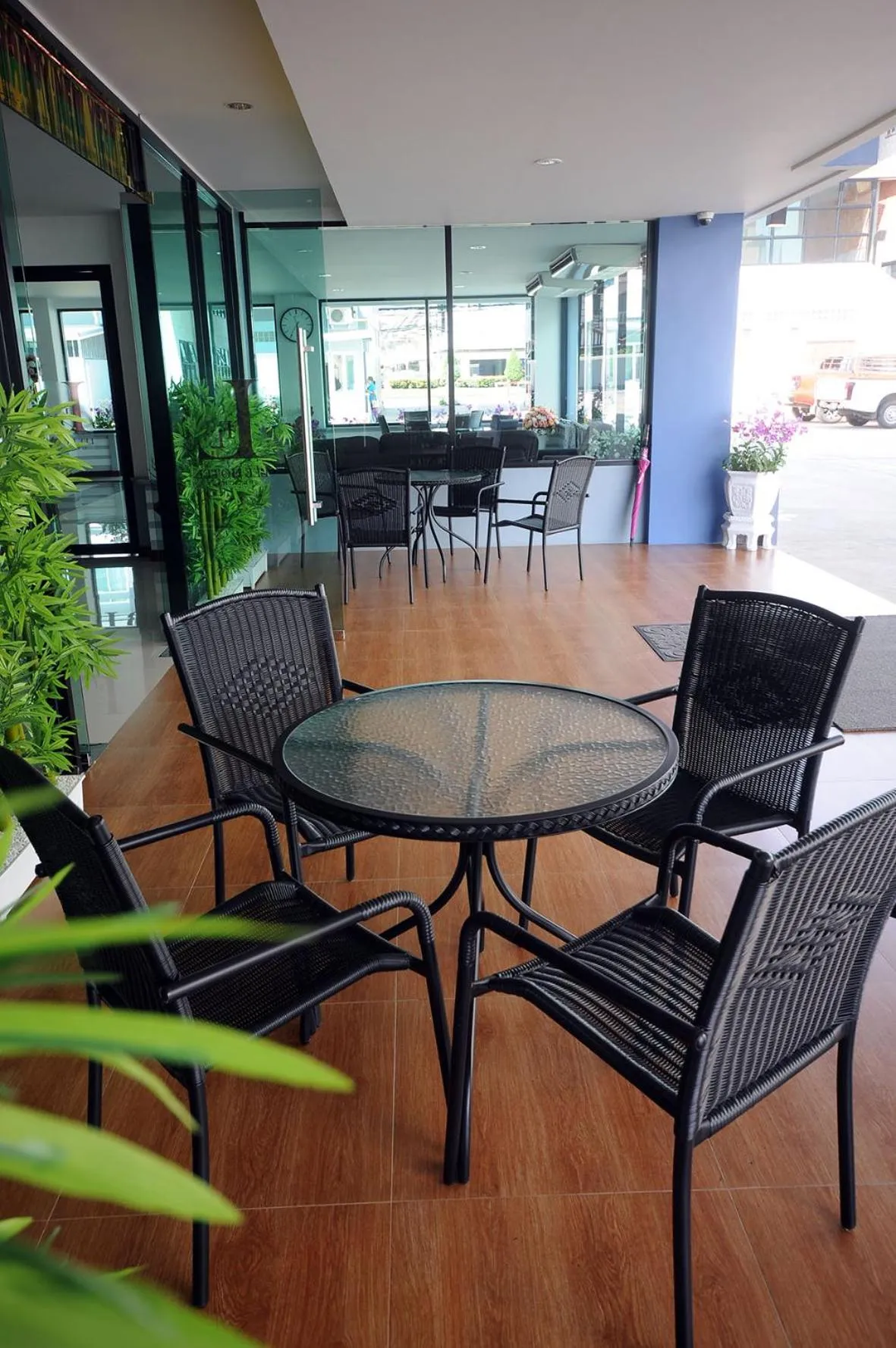 Patio in Lee Hotel
