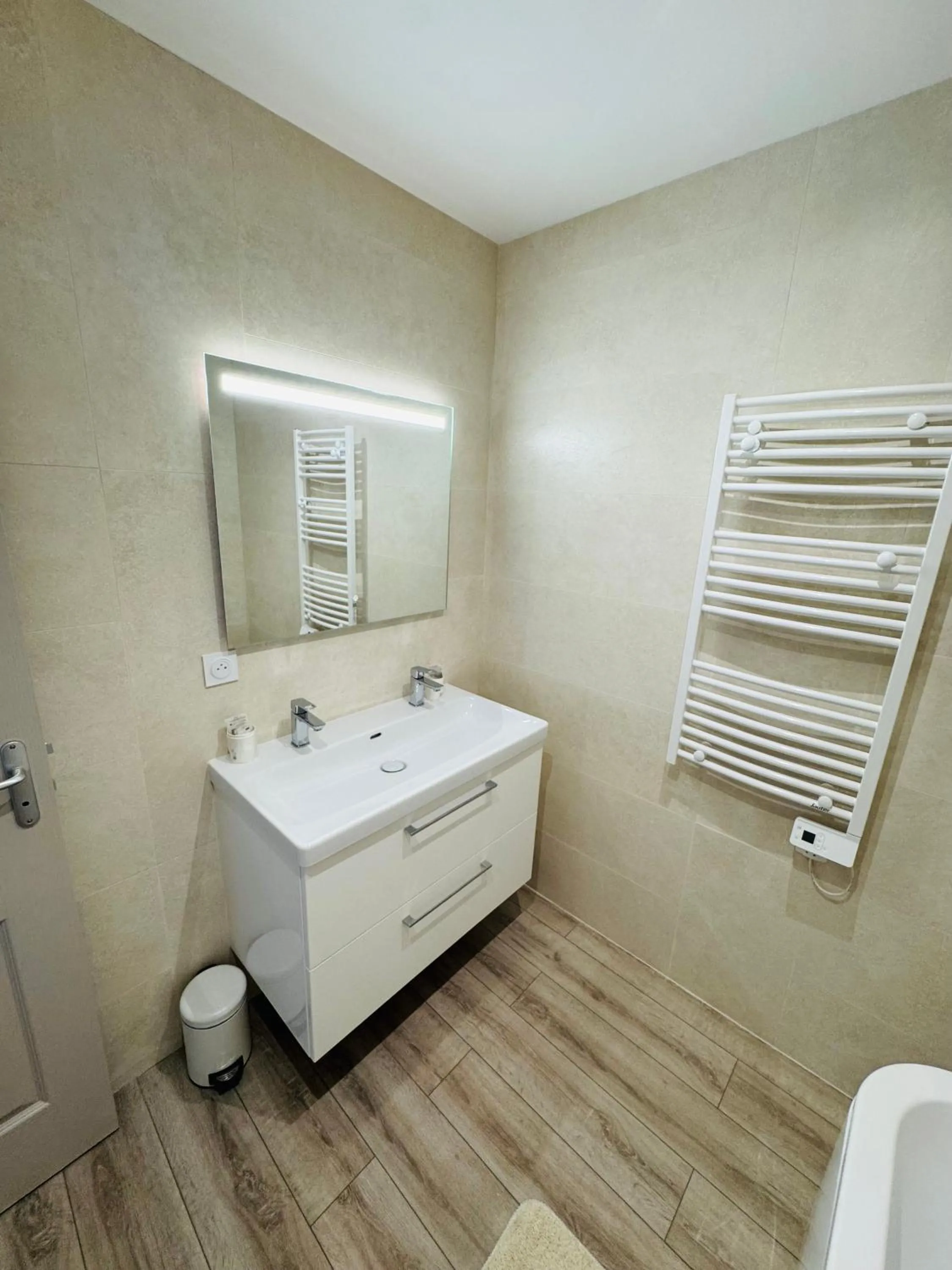 Bathroom in L'Aiglon Bylitis