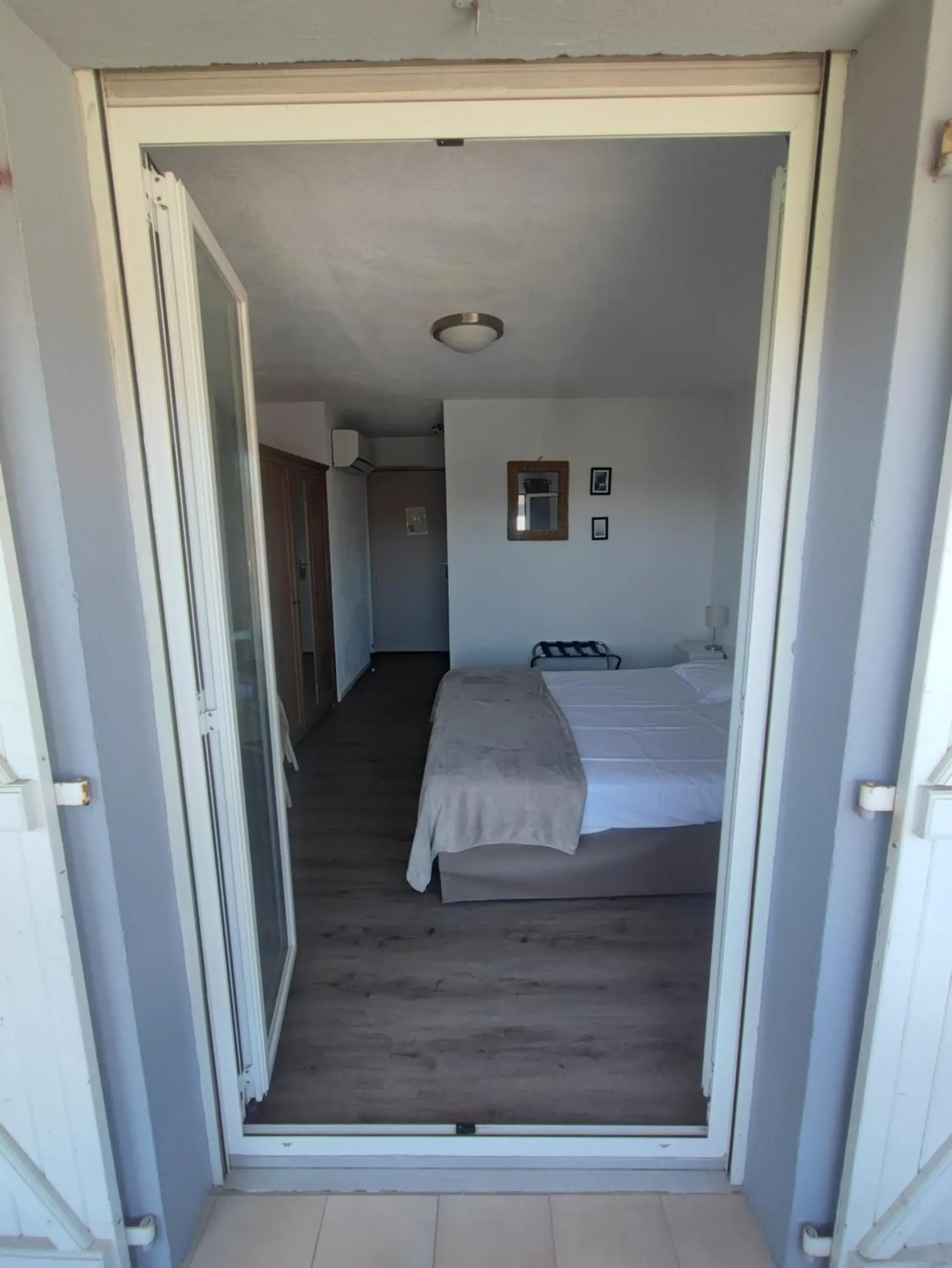 Double Room in L'Aiglon Bylitis Double Room in L'Aiglon Bylitis