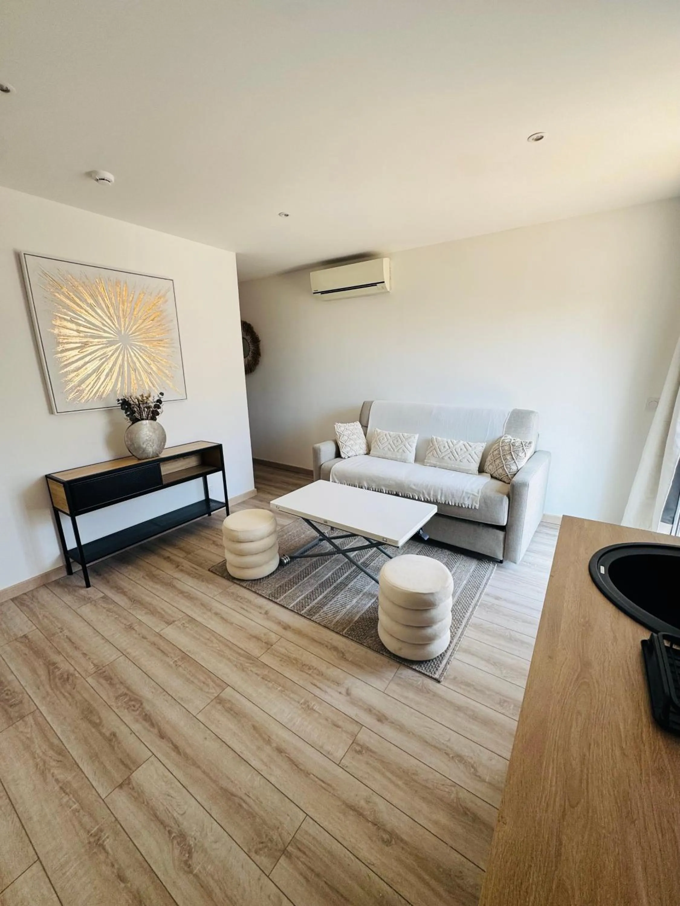 Seating area in L'Aiglon Bylitis