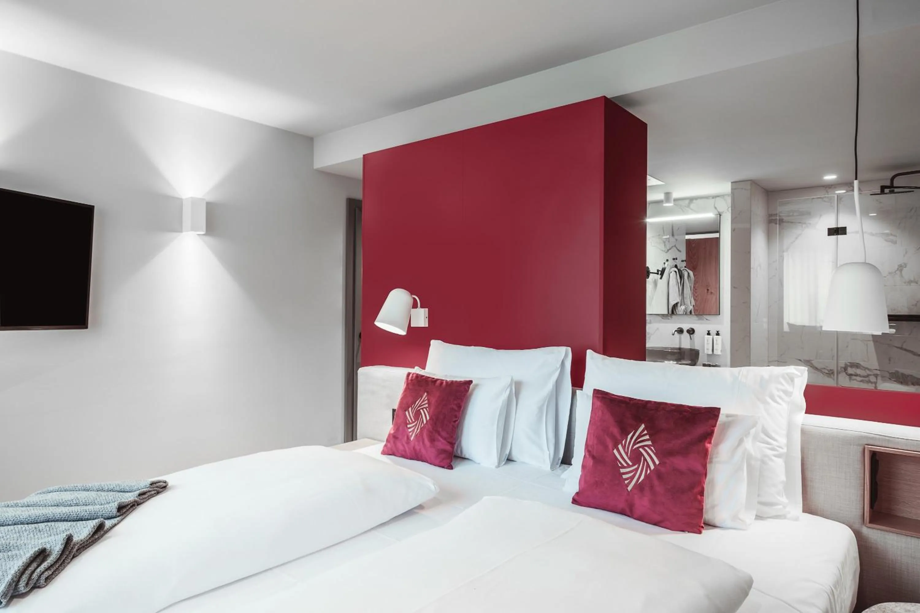 Bathroom, Bed in The Secret Sölden