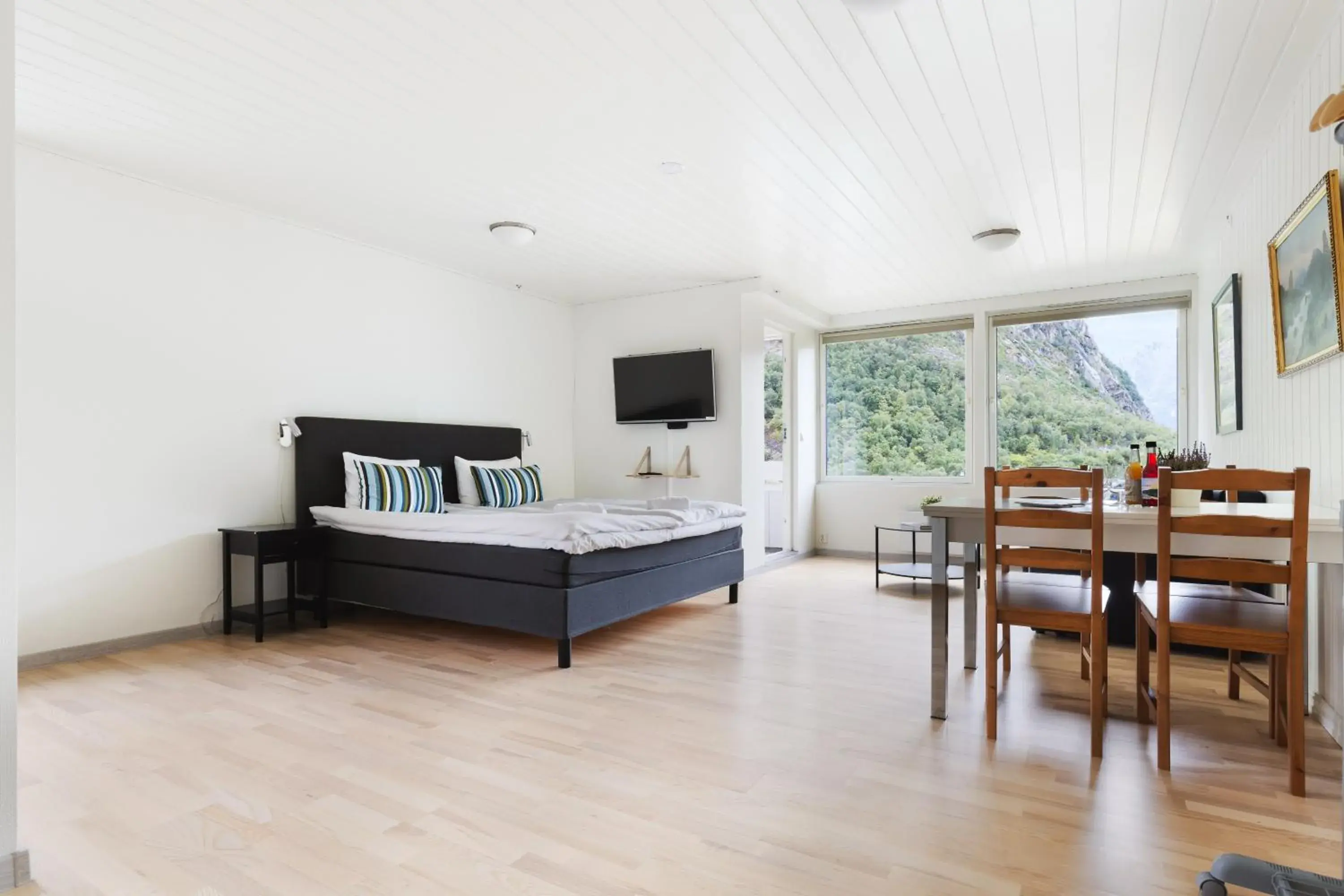 Studio Apartment with Balcony in Trolltunga Aparthotel Studio Apartment with Balcony in Trolltunga Aparthotel