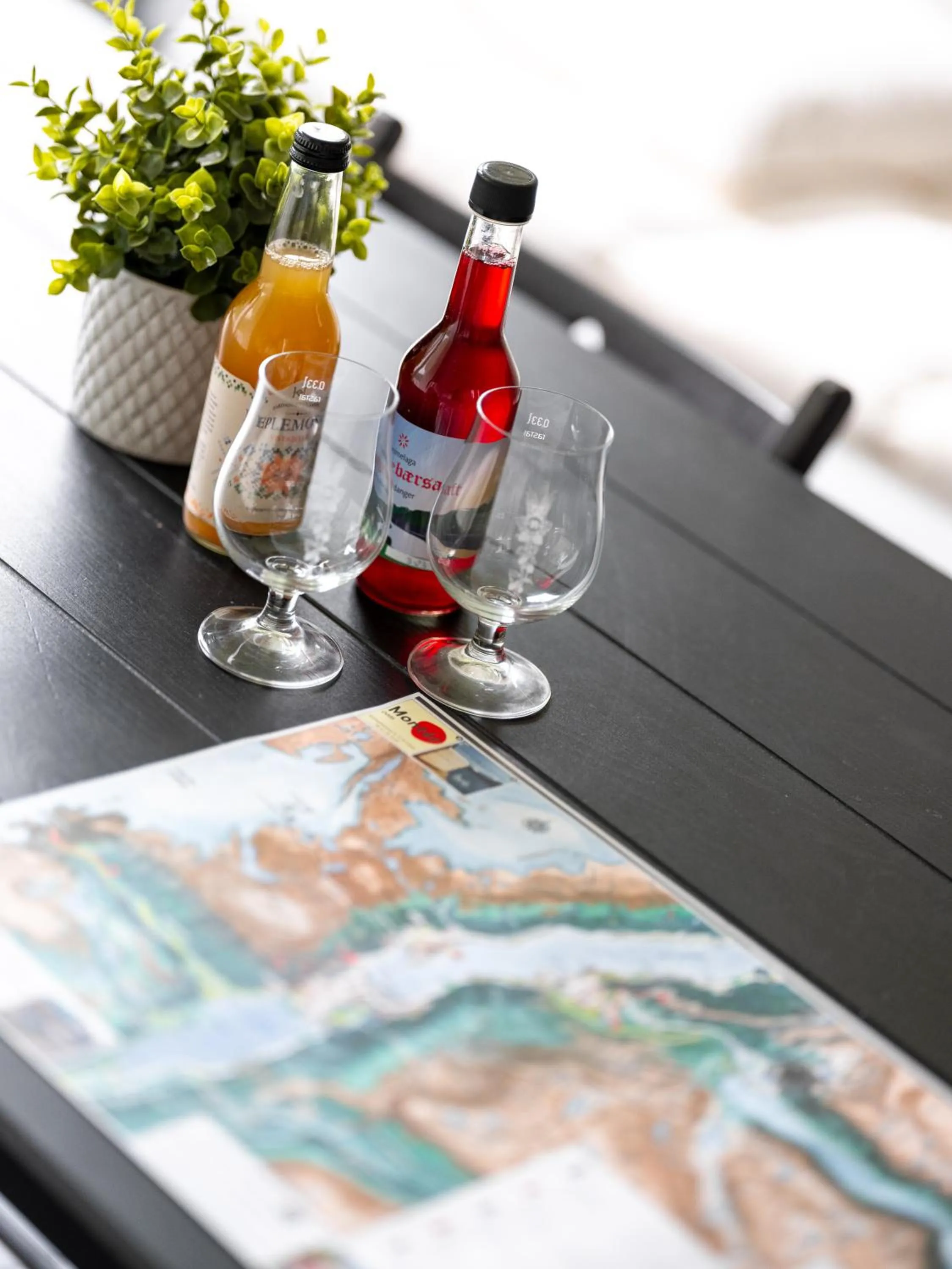 Drinks in Trolltunga Aparthotel