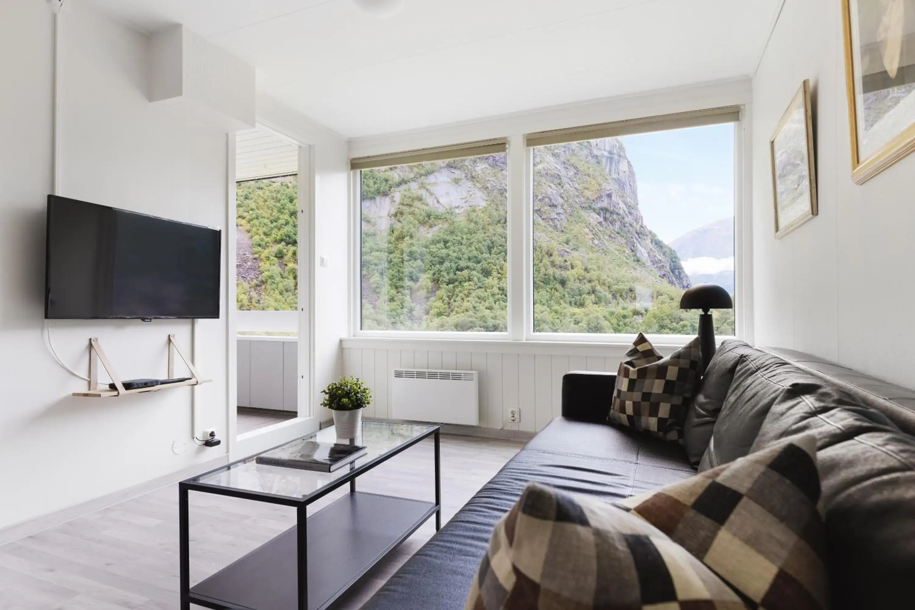 Family Apartment with Balcony in Trolltunga Aparthotel Family Apartment with Balcony in Trolltunga Aparthotel