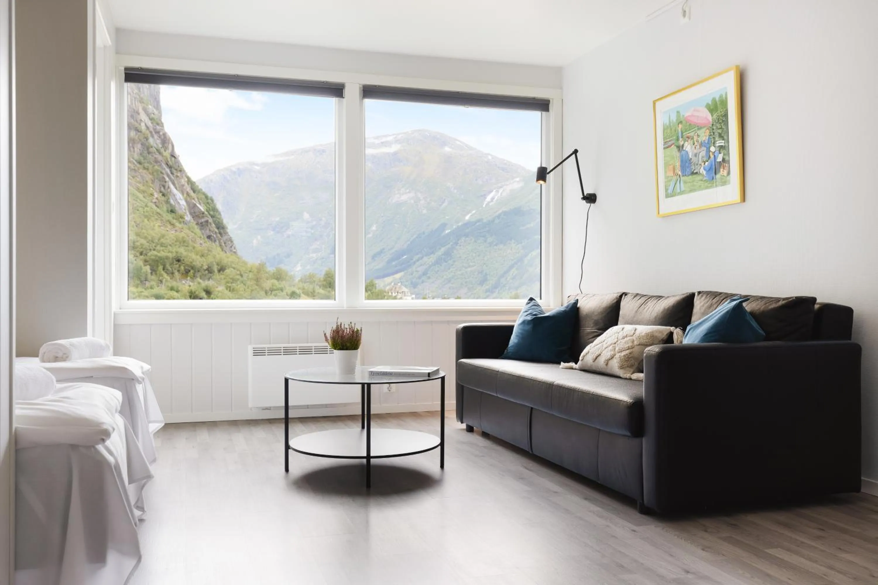 Seating area in Trolltunga Aparthotel