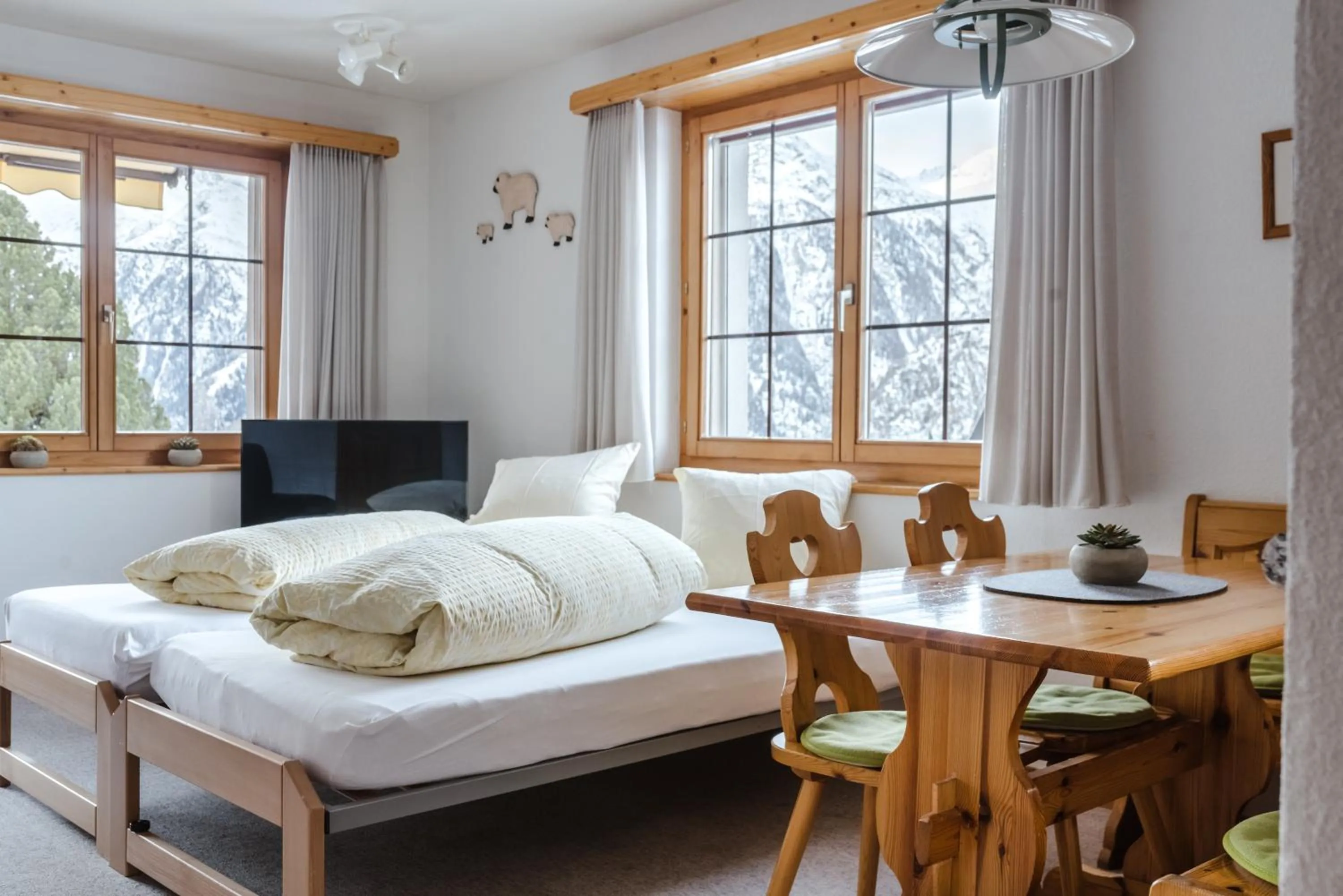 Living room, Bed in Aktiv Hotel & Spa Hannigalp