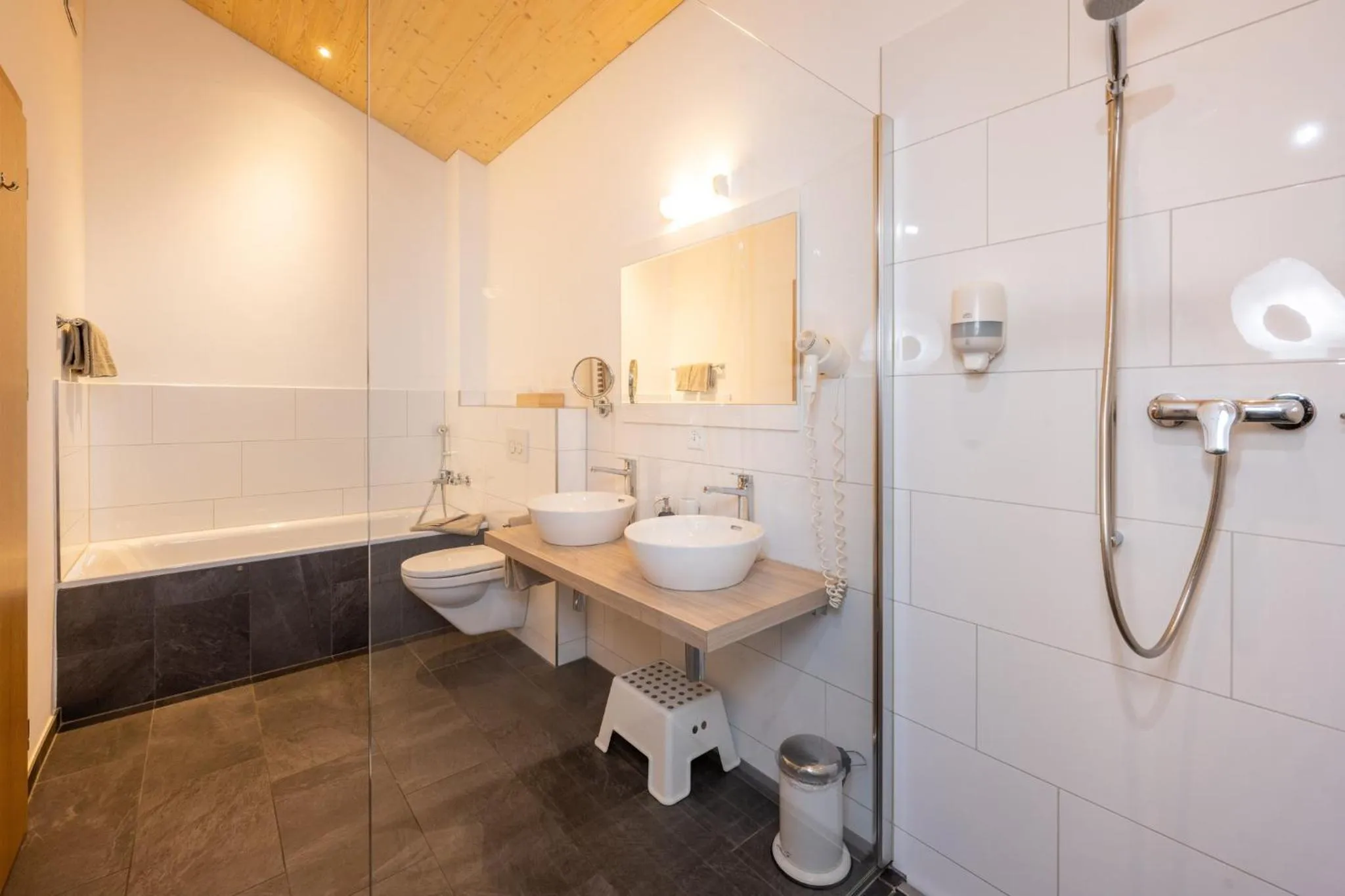 Bathroom in Aktiv Hotel & Spa Hannigalp