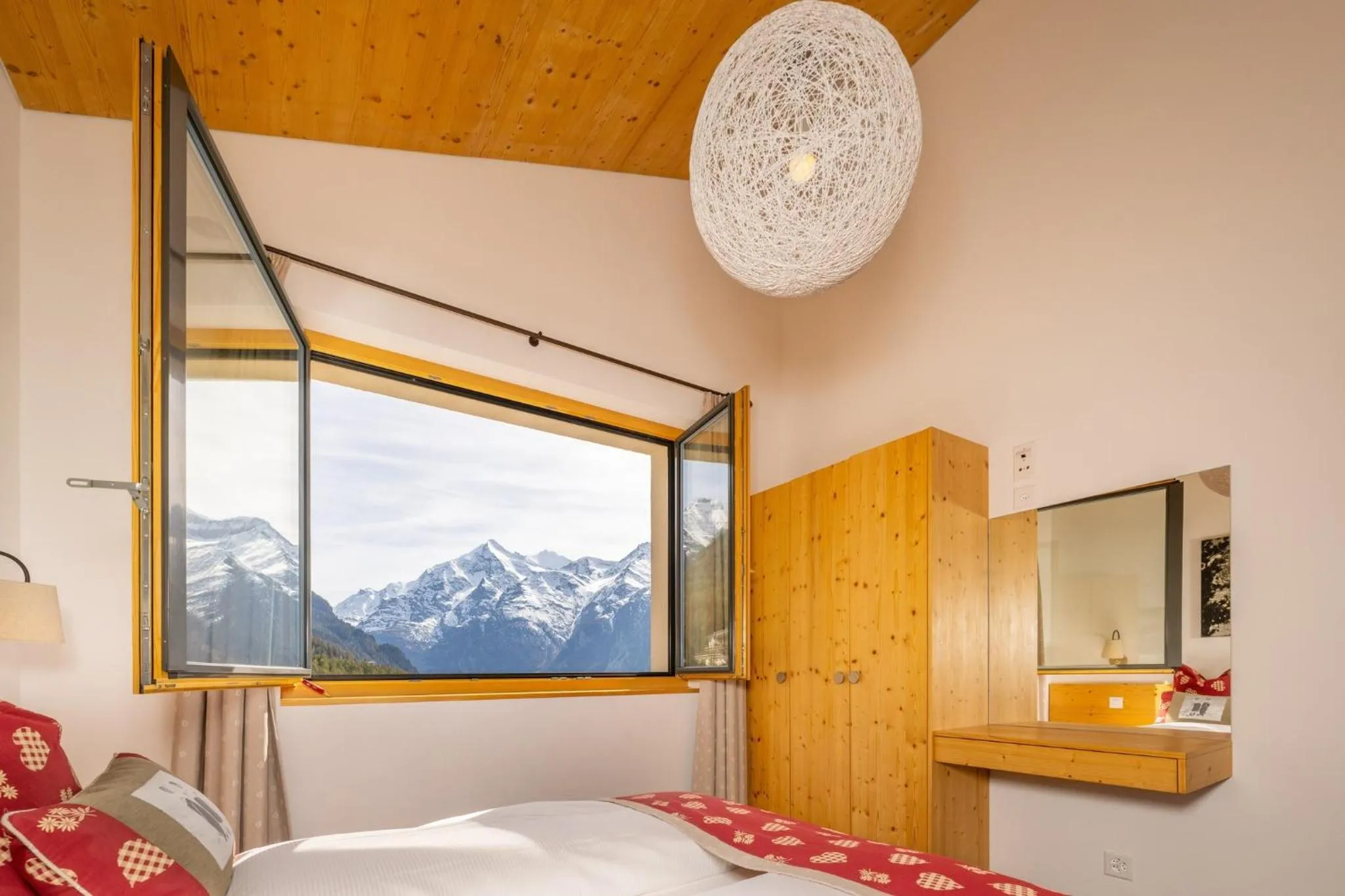 View (from property/room), Bed in Aktiv Hotel & Spa Hannigalp
