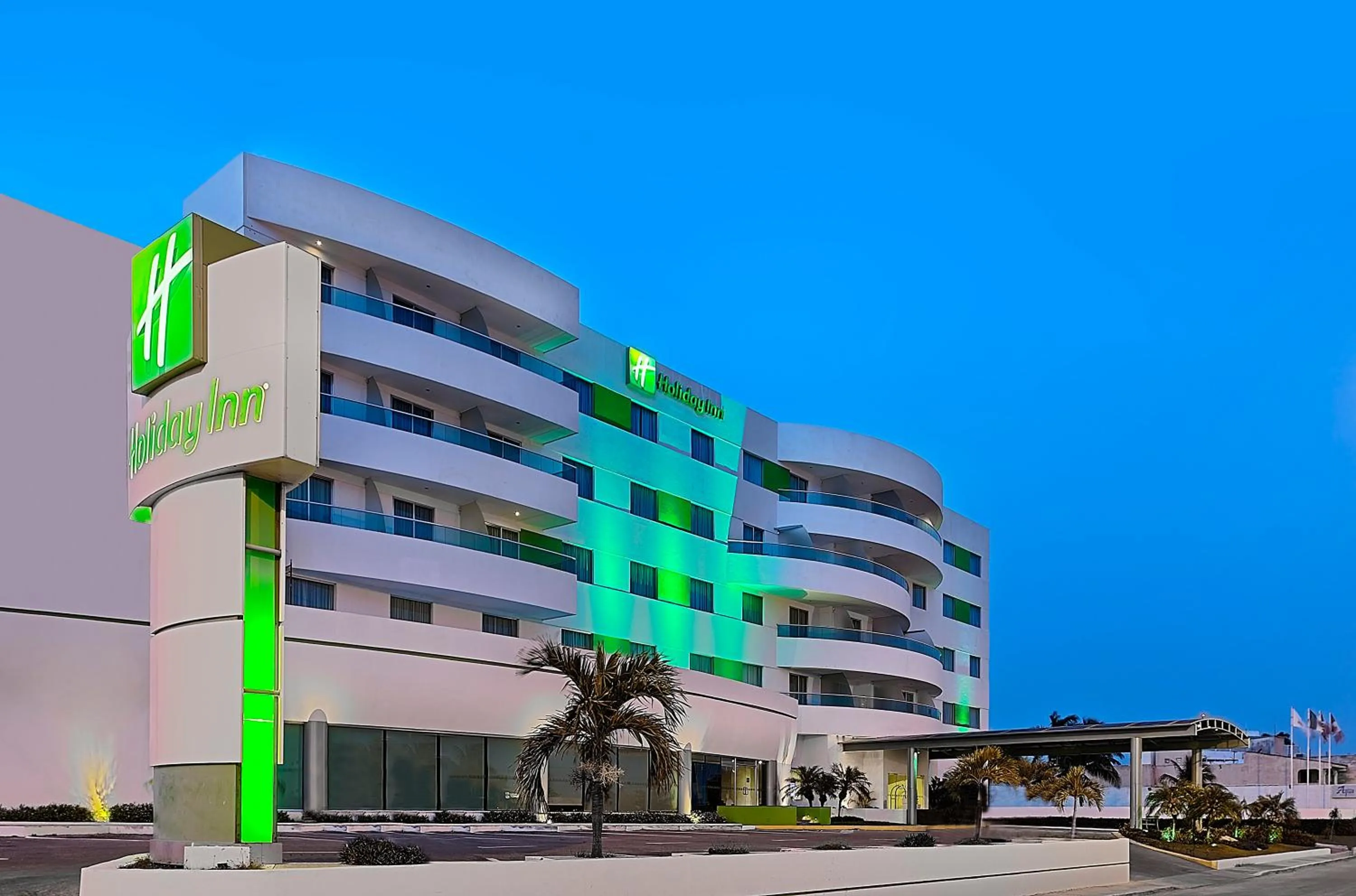 Property building in Holiday Inn Campeche by IHG