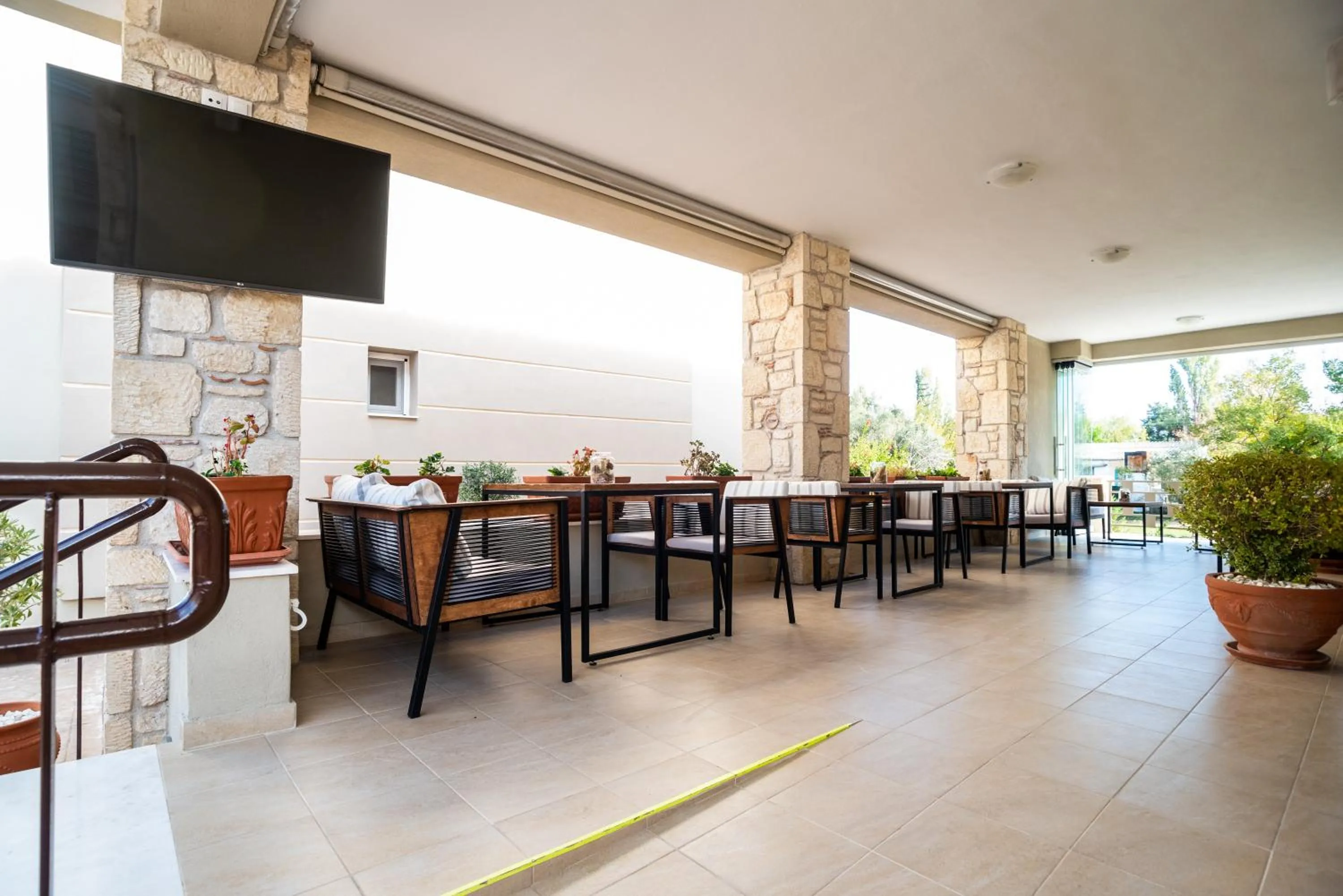 Restaurant/places to eat in Lagaria Luxury Rooms