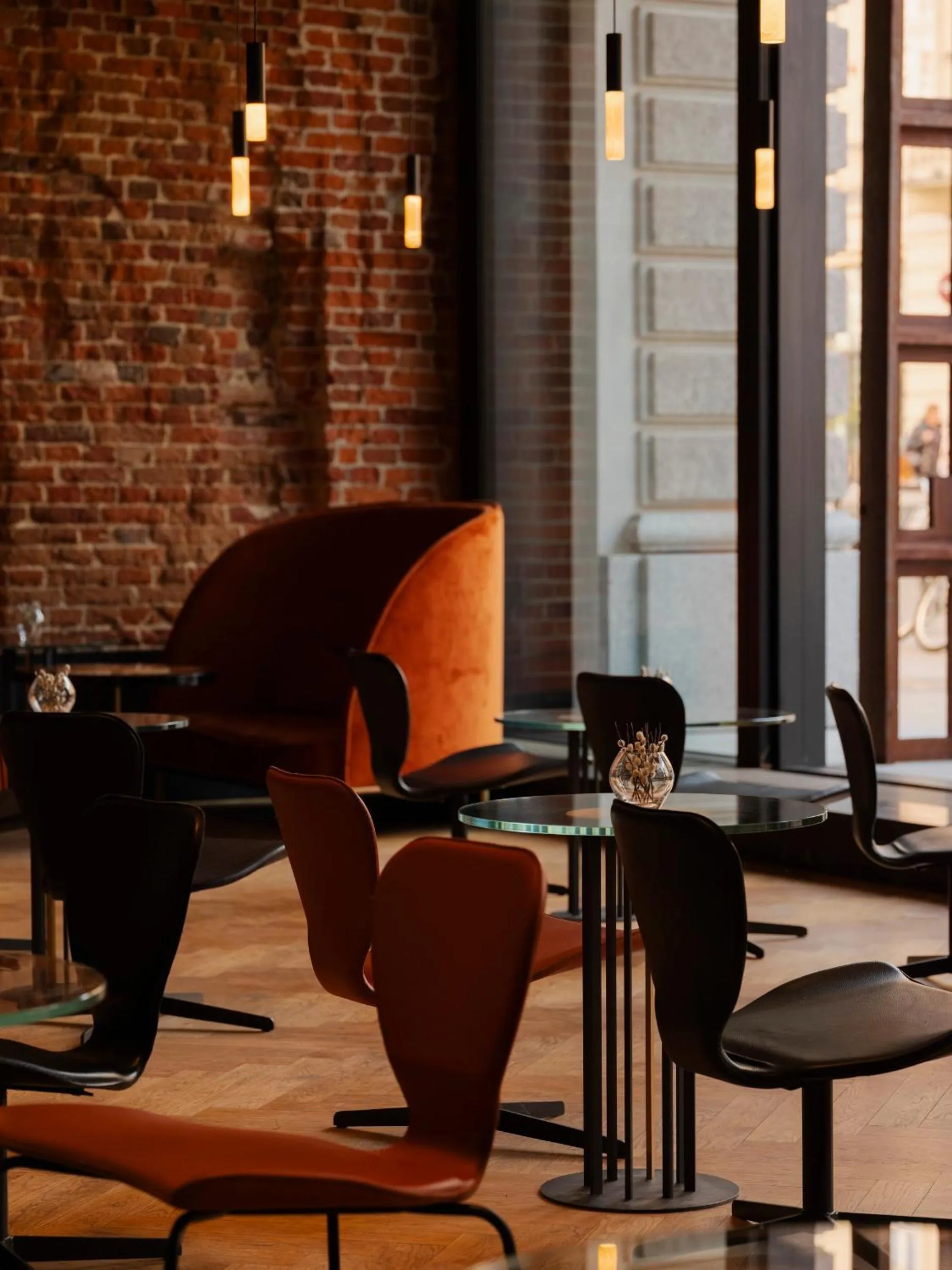 Restaurant/places to eat in Grand Hotel