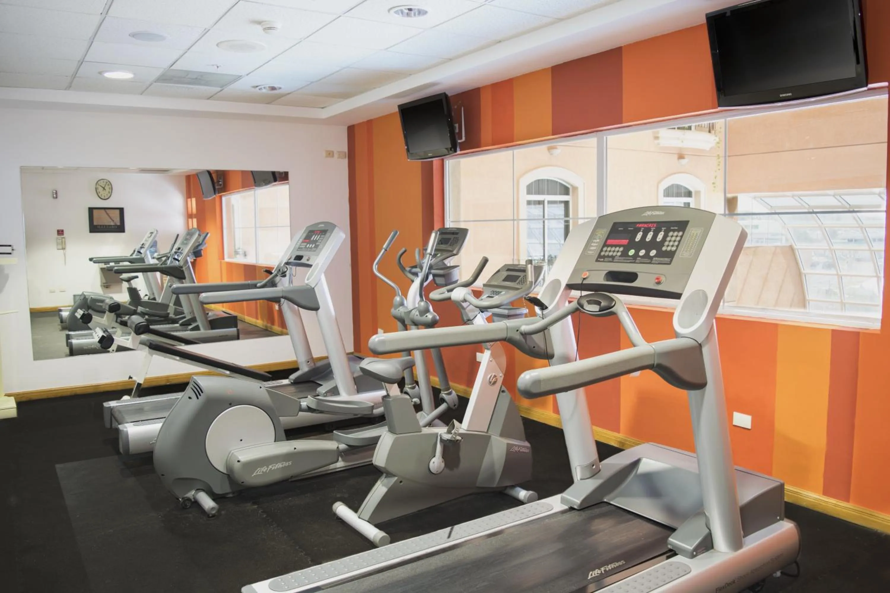 Fitness centre/facilities in Holiday Inn Express Guanajuato by IHG