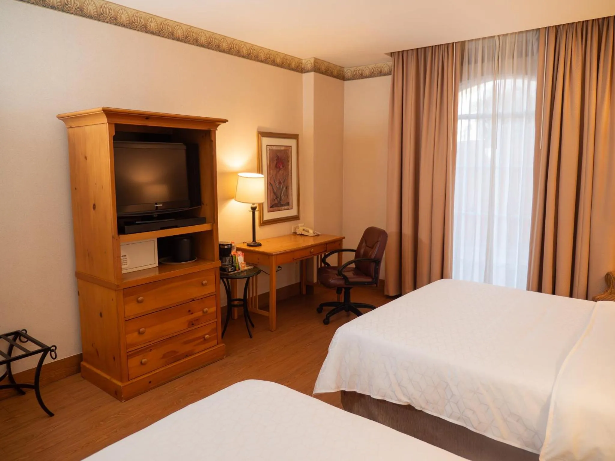 Photo of the whole room, Bed in Holiday Inn Express Guanajuato by IHG