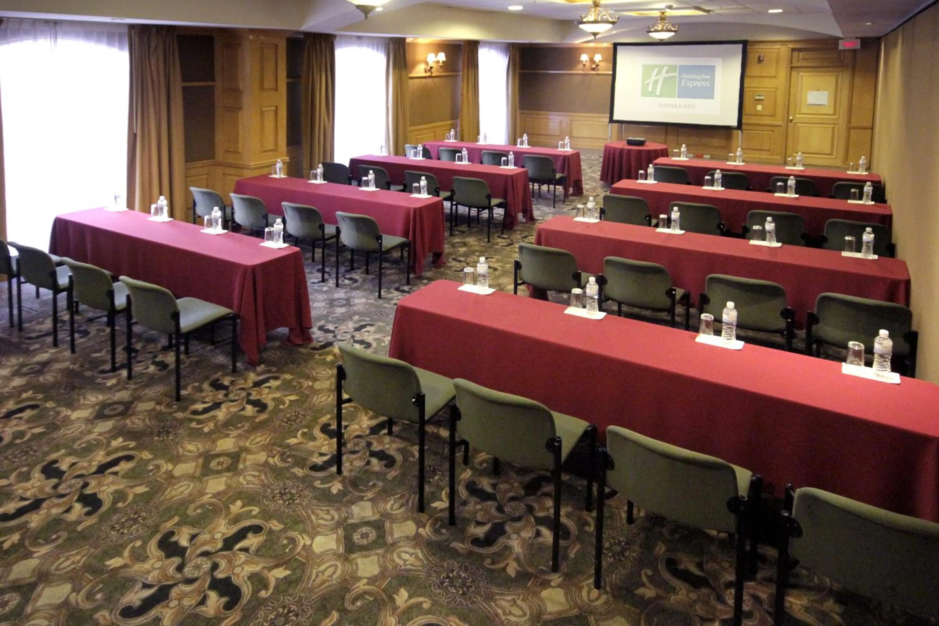 Meeting/conference room in Holiday Inn Express Guanajuato by IHG