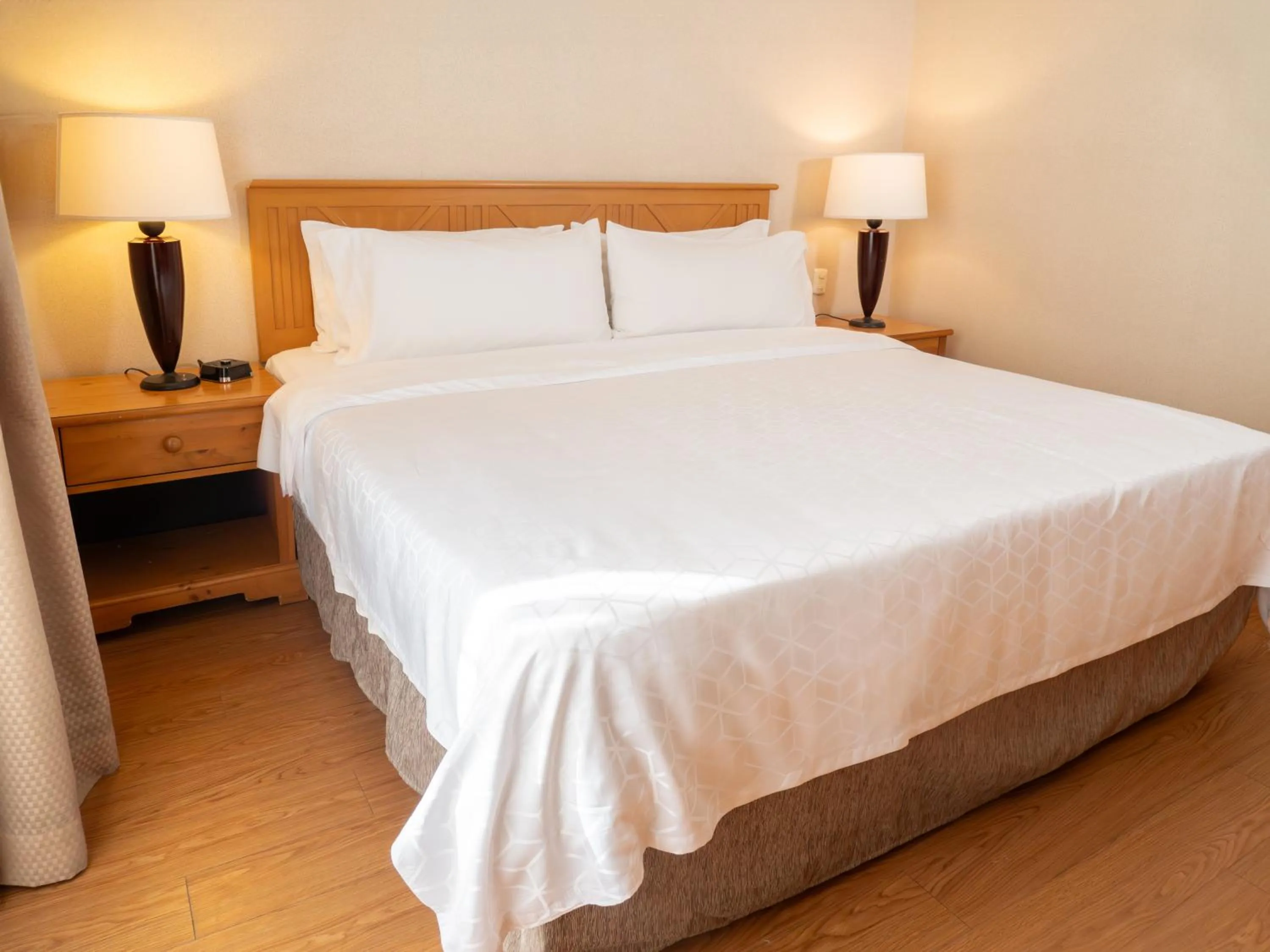 Bedroom, Bed in Holiday Inn Express Guanajuato by IHG