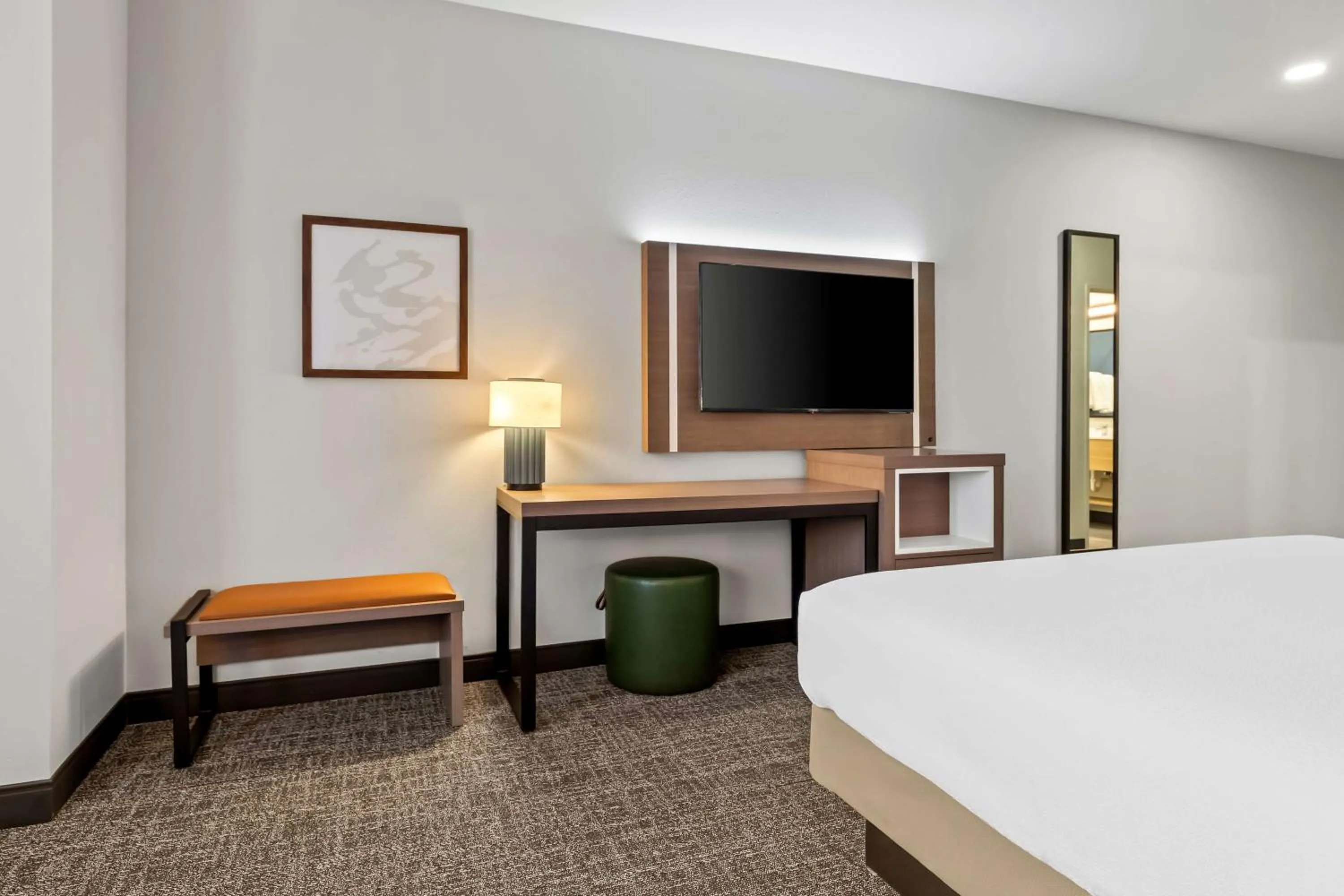 Bedroom, Bed in Spark by Hilton Catoosa Tulsa