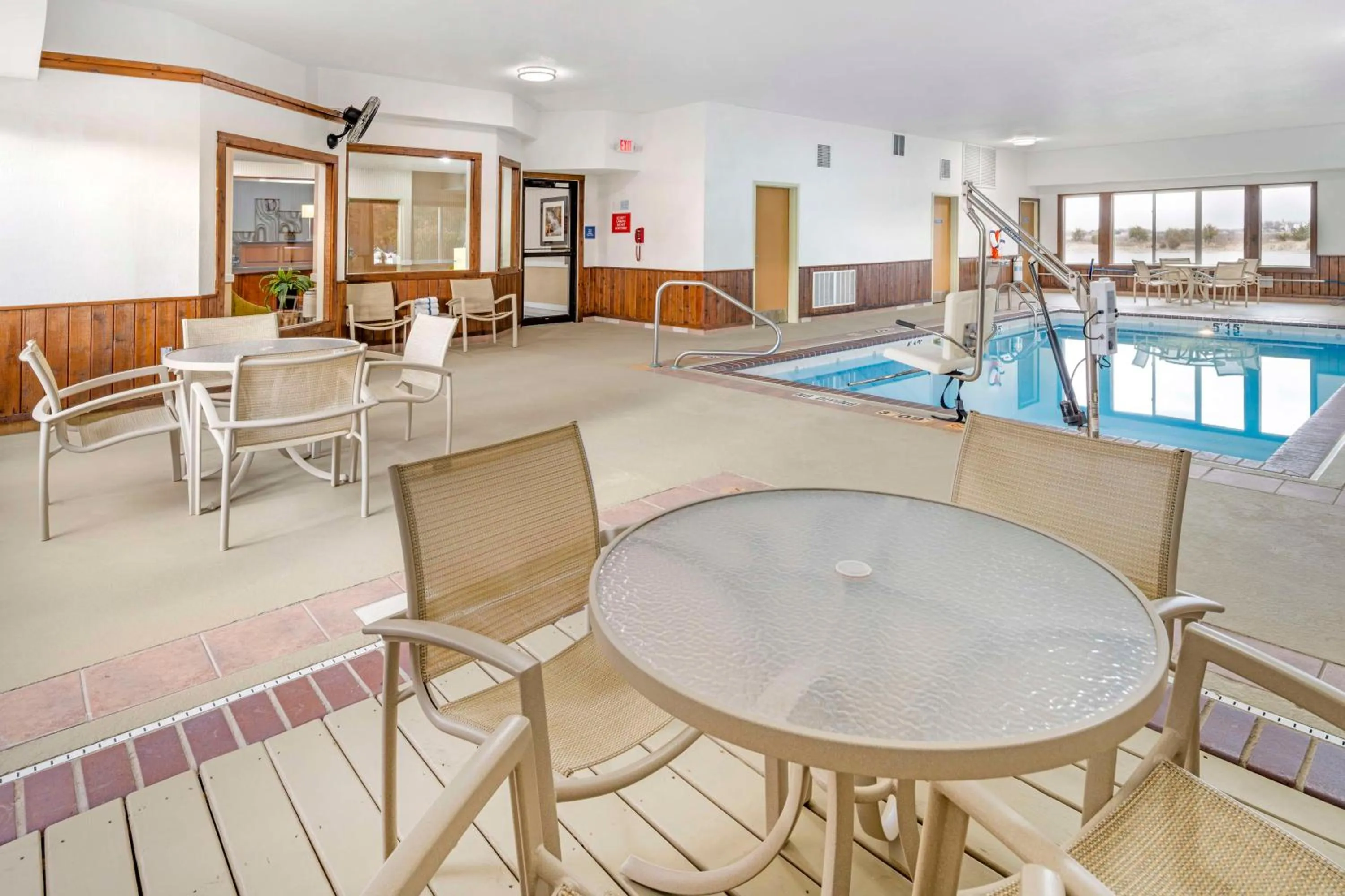 Pool view in Best Western Celina