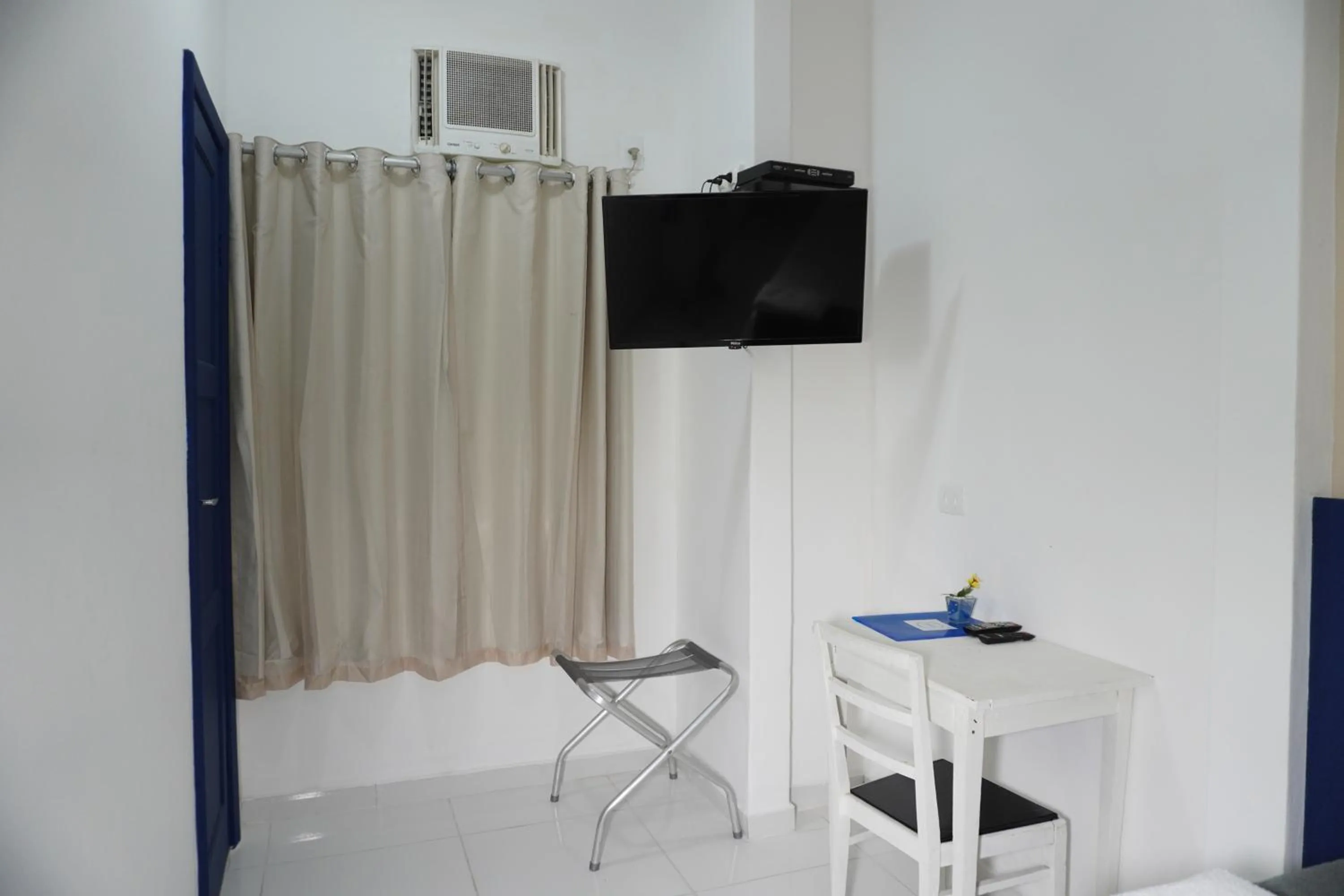 Photo of the whole room in Copacabana Blue Hotel