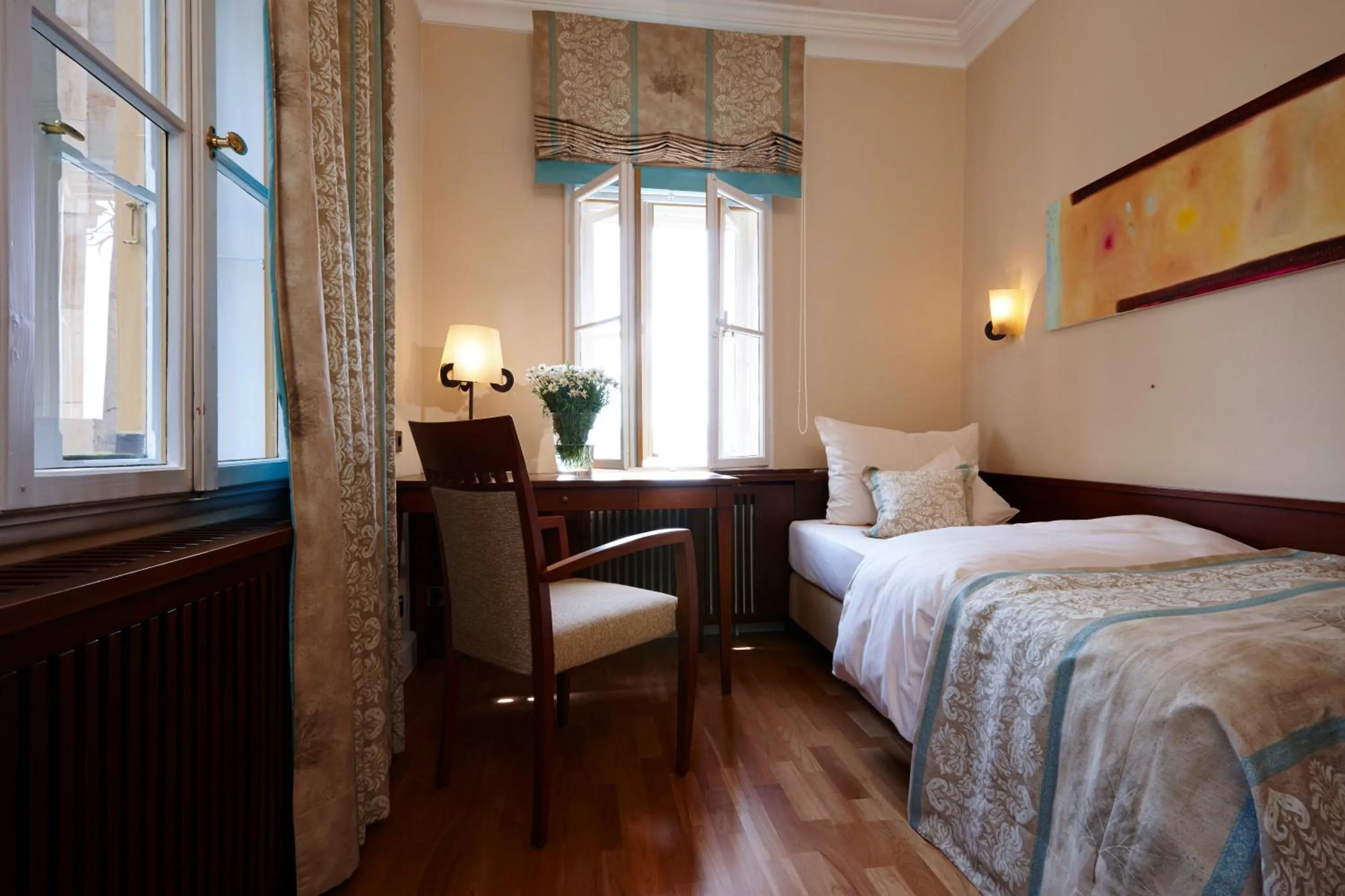 Photo of the whole room, Bed in LA VILLA am Starnberger See