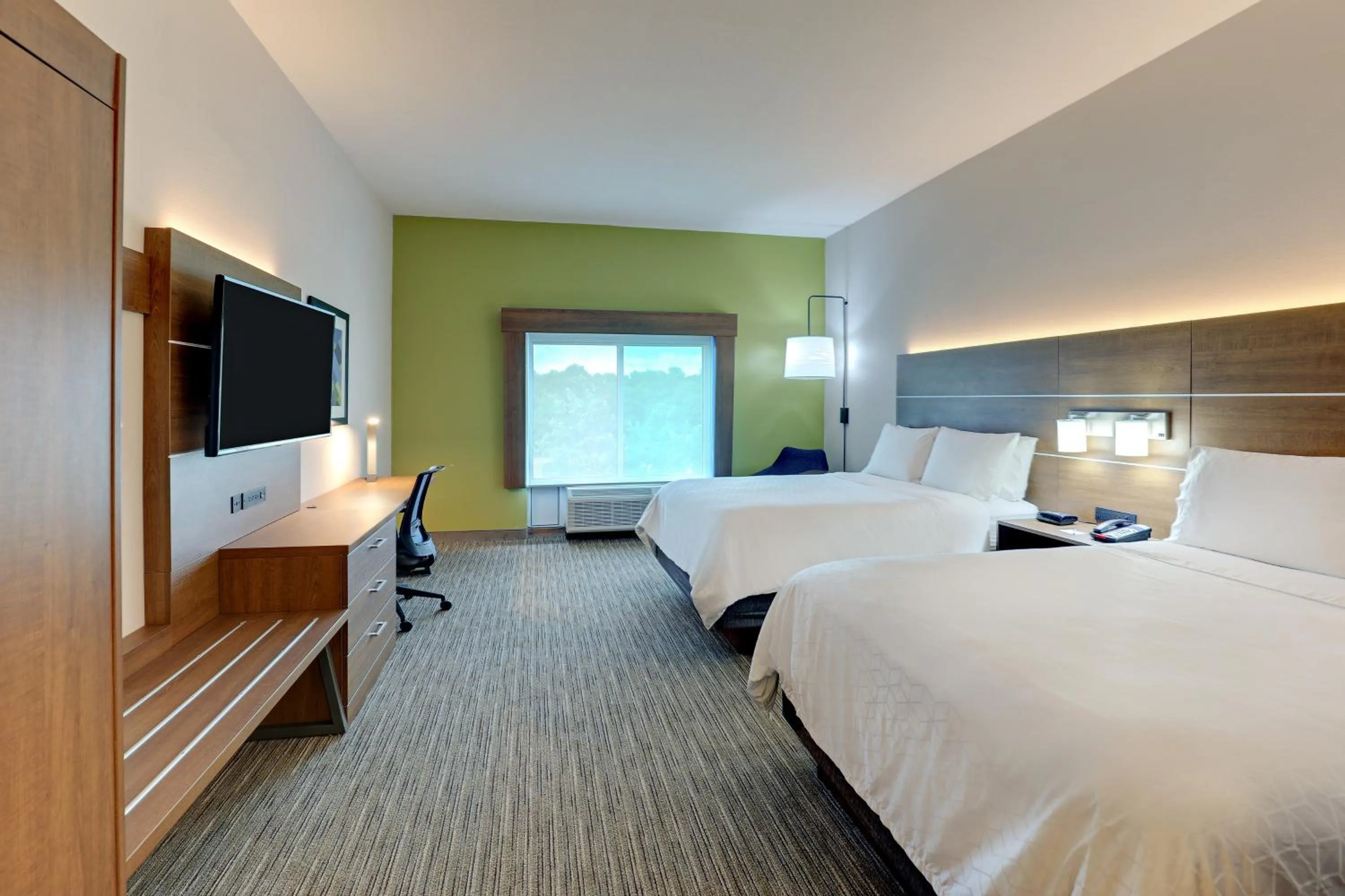 Photo of the whole room, Bed in Holiday Inn Express Campbellsville by IHG