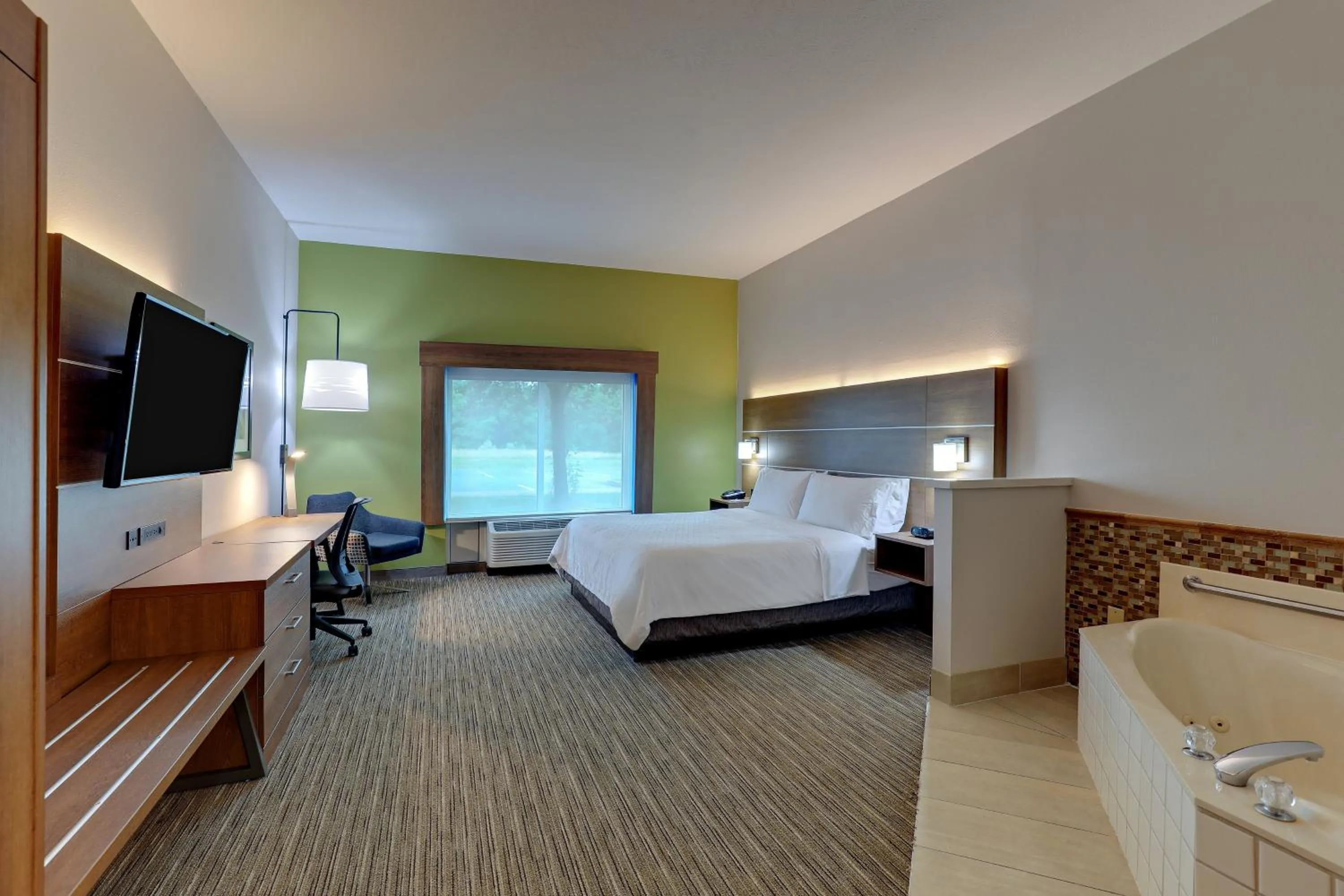 Photo of the whole room, Bed in Holiday Inn Express Campbellsville by IHG
