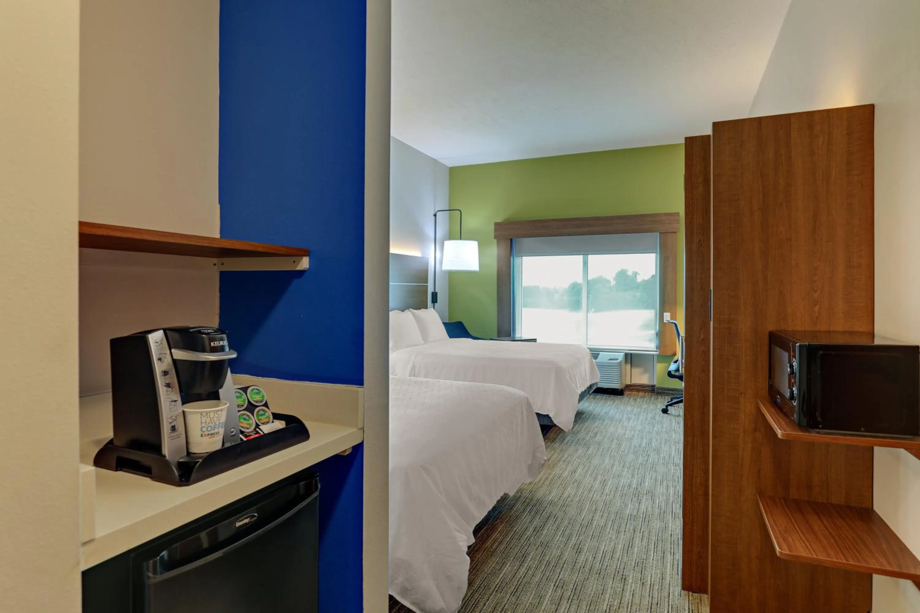 Photo of the whole room, Bed in Holiday Inn Express Campbellsville by IHG