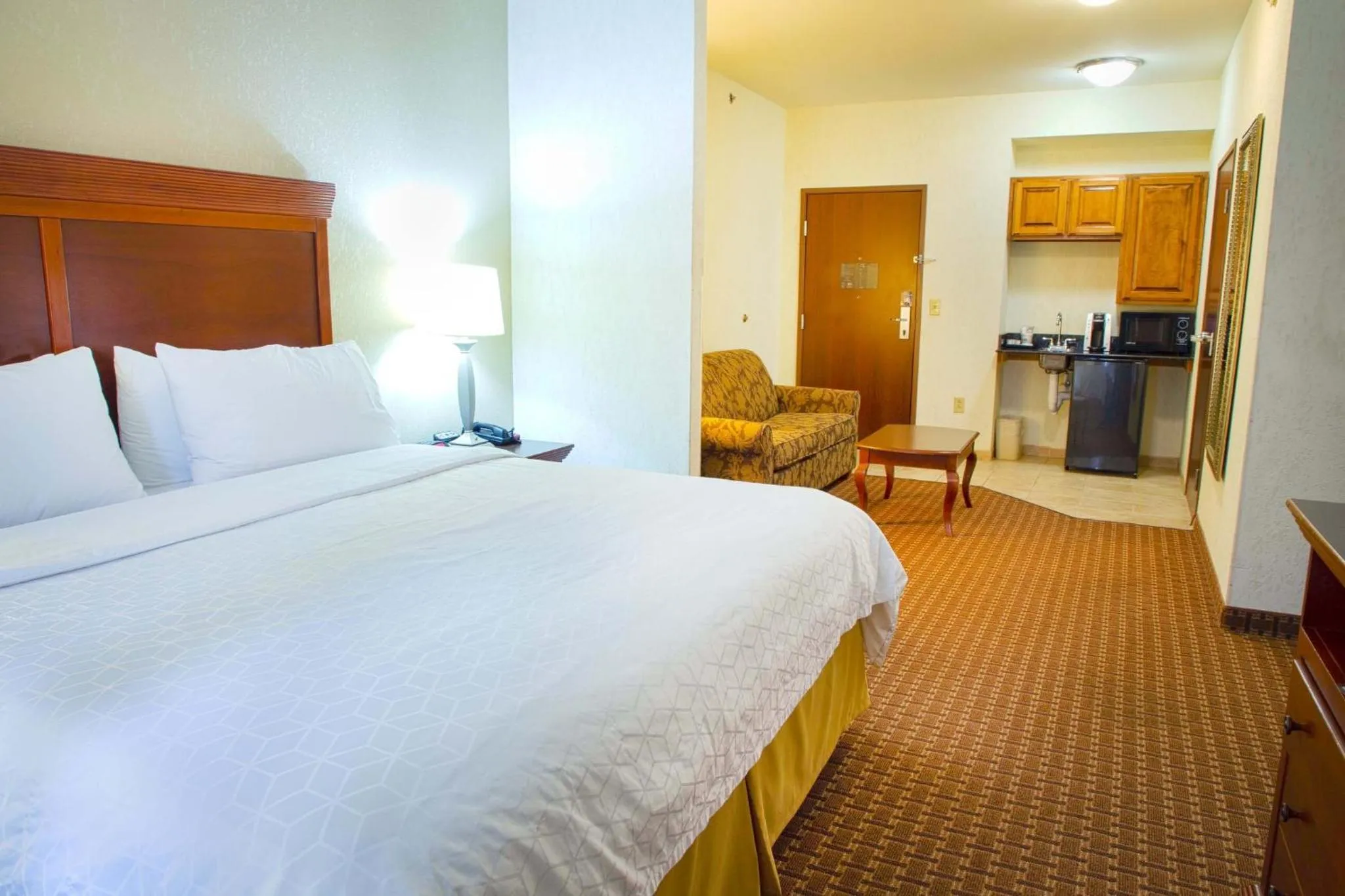 Photo of the whole room, Bed in Holiday Inn Express Hotel & Suites Center by IHG