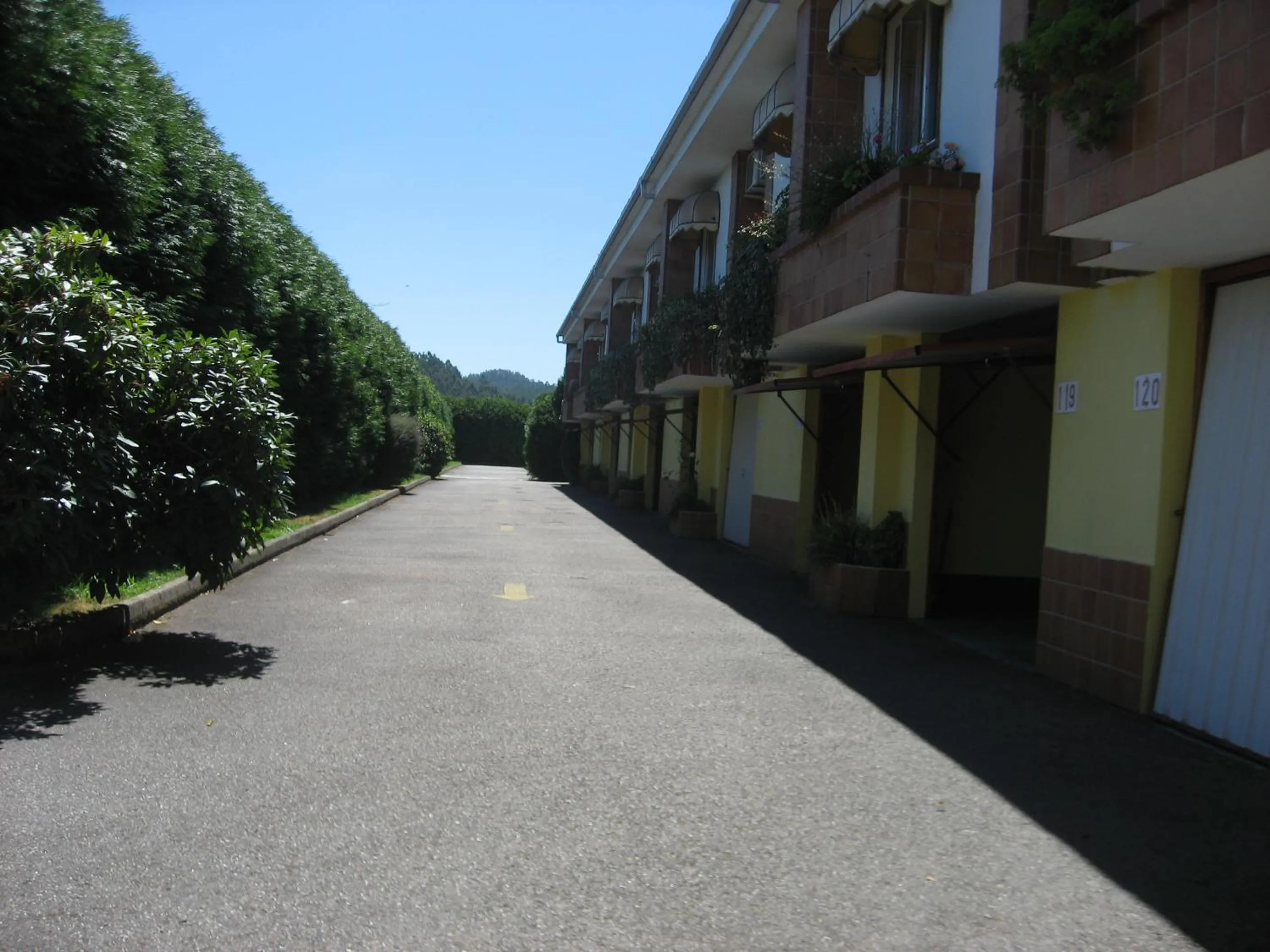 Property building in Motel Caldas