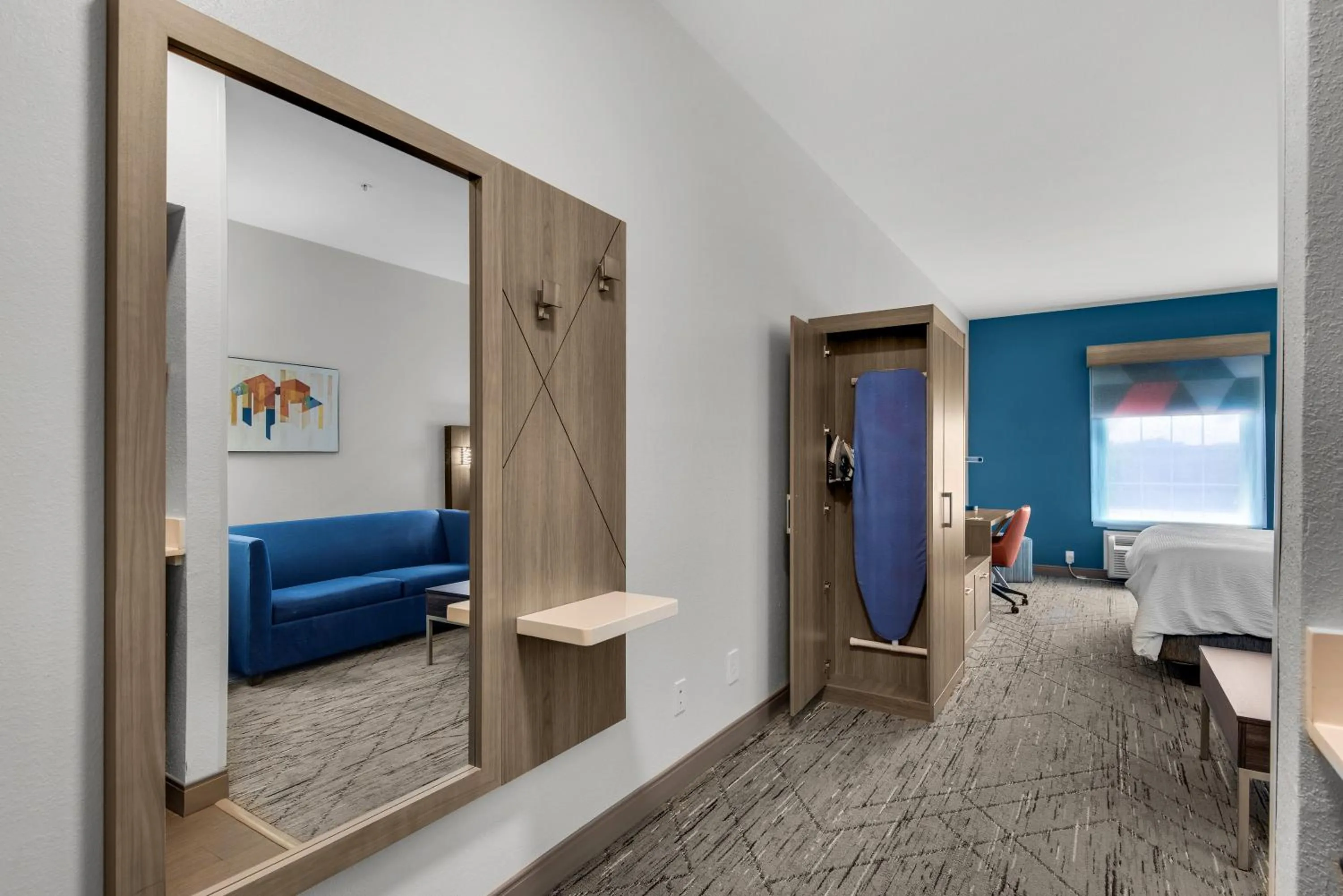 Bed in Holiday Inn Express Destin E - Commons Mall Area by IHG