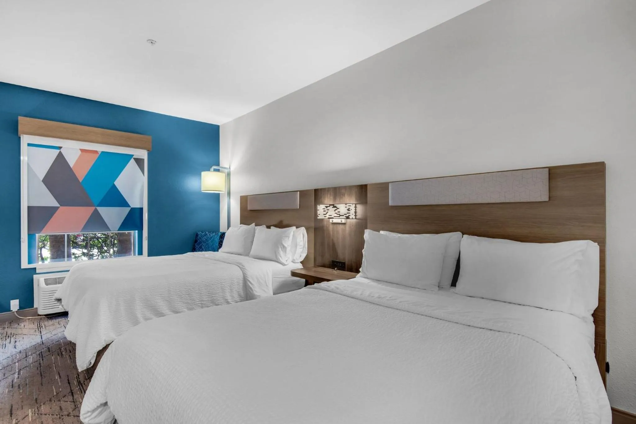 Photo of the whole room, Bed in Holiday Inn Express Destin E - Commons Mall Area by IHG