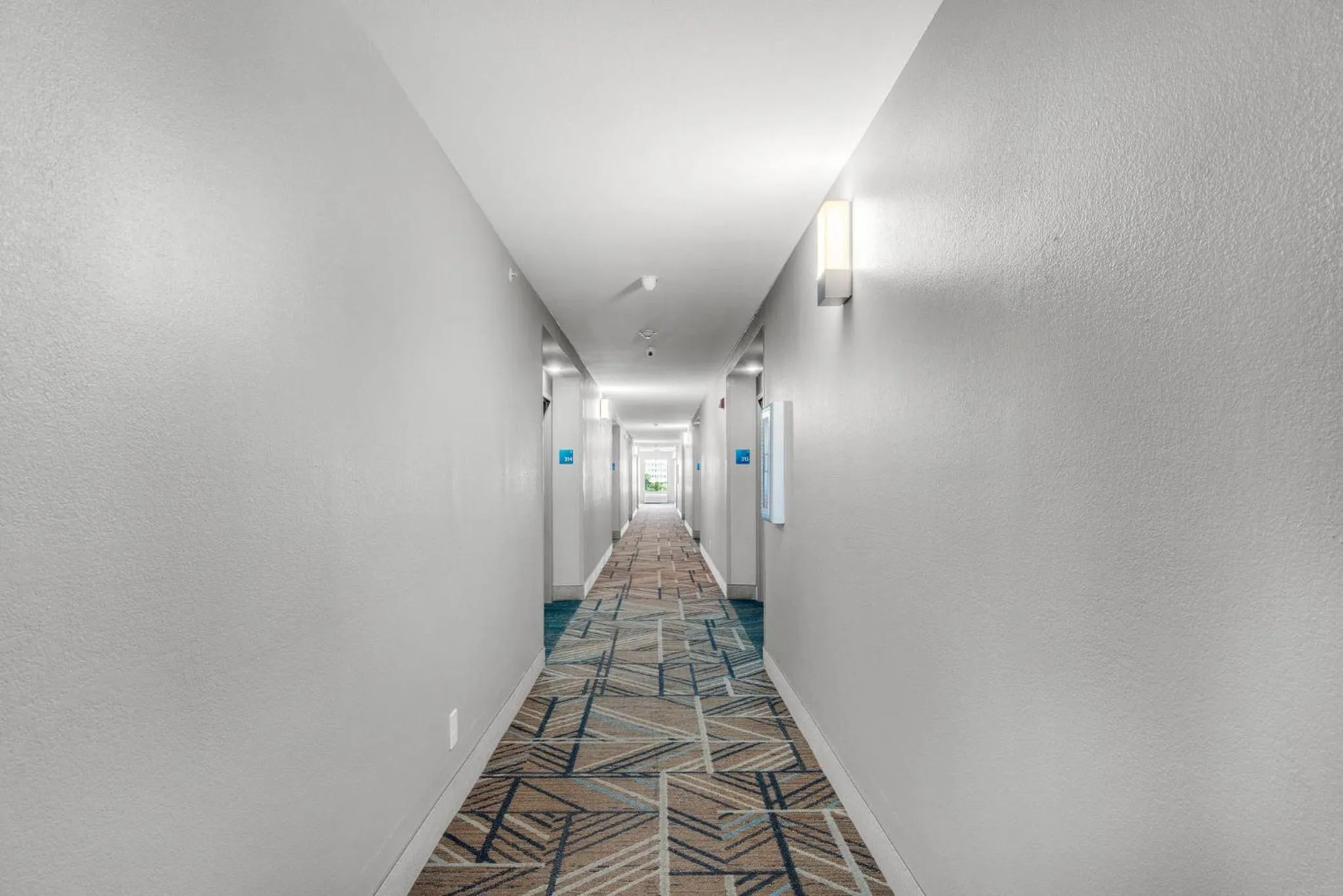 Photo of the whole room in Holiday Inn Express Destin E - Commons Mall Area by IHG