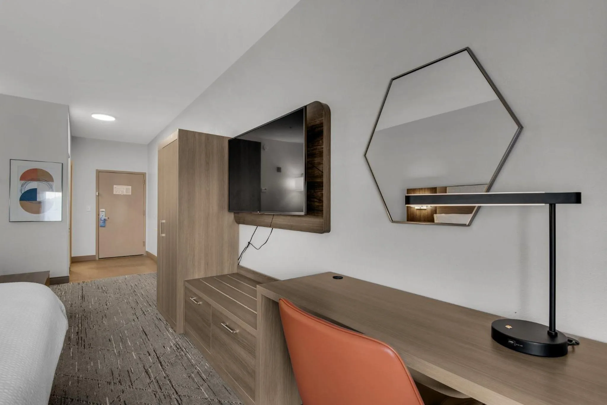 Photo of the whole room in Holiday Inn Express Destin E - Commons Mall Area by IHG