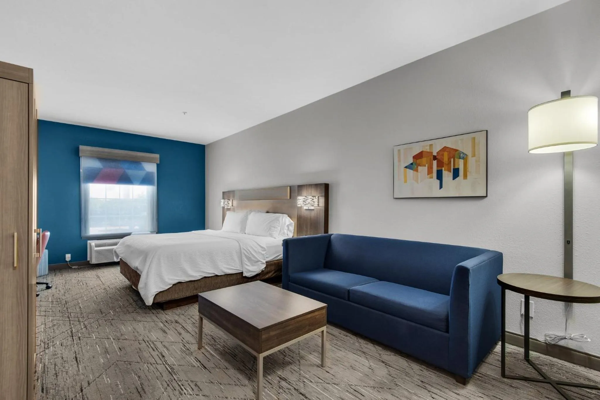 Photo of the whole room, Bed in Holiday Inn Express Destin E - Commons Mall Area by IHG