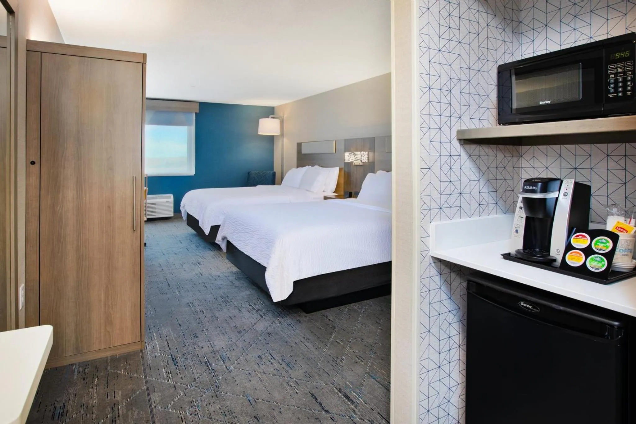 Photo of the whole room, Bed in Holiday Inn Express Casper I-25 by IHG