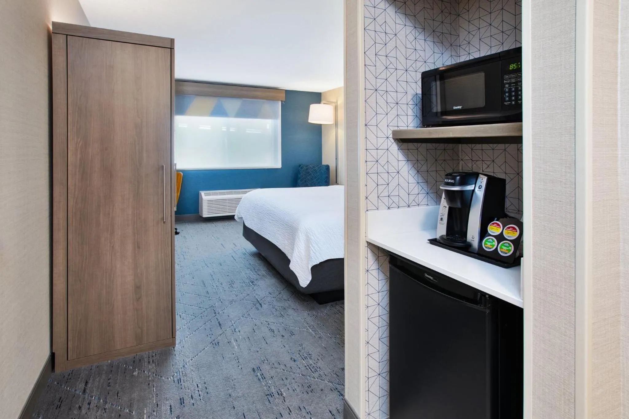 Photo of the whole room, Bed in Holiday Inn Express Casper I-25 by IHG