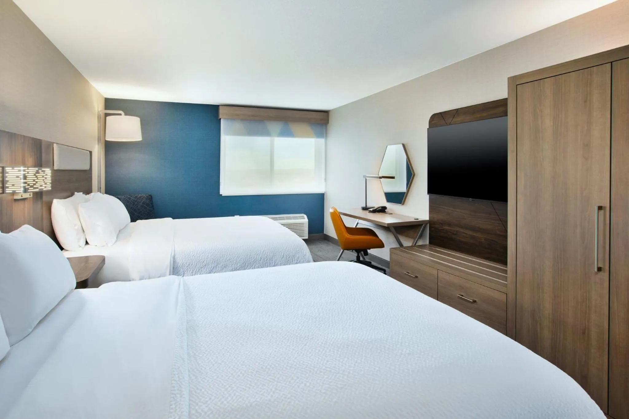 Photo of the whole room, Bed in Holiday Inn Express Casper I-25 by IHG