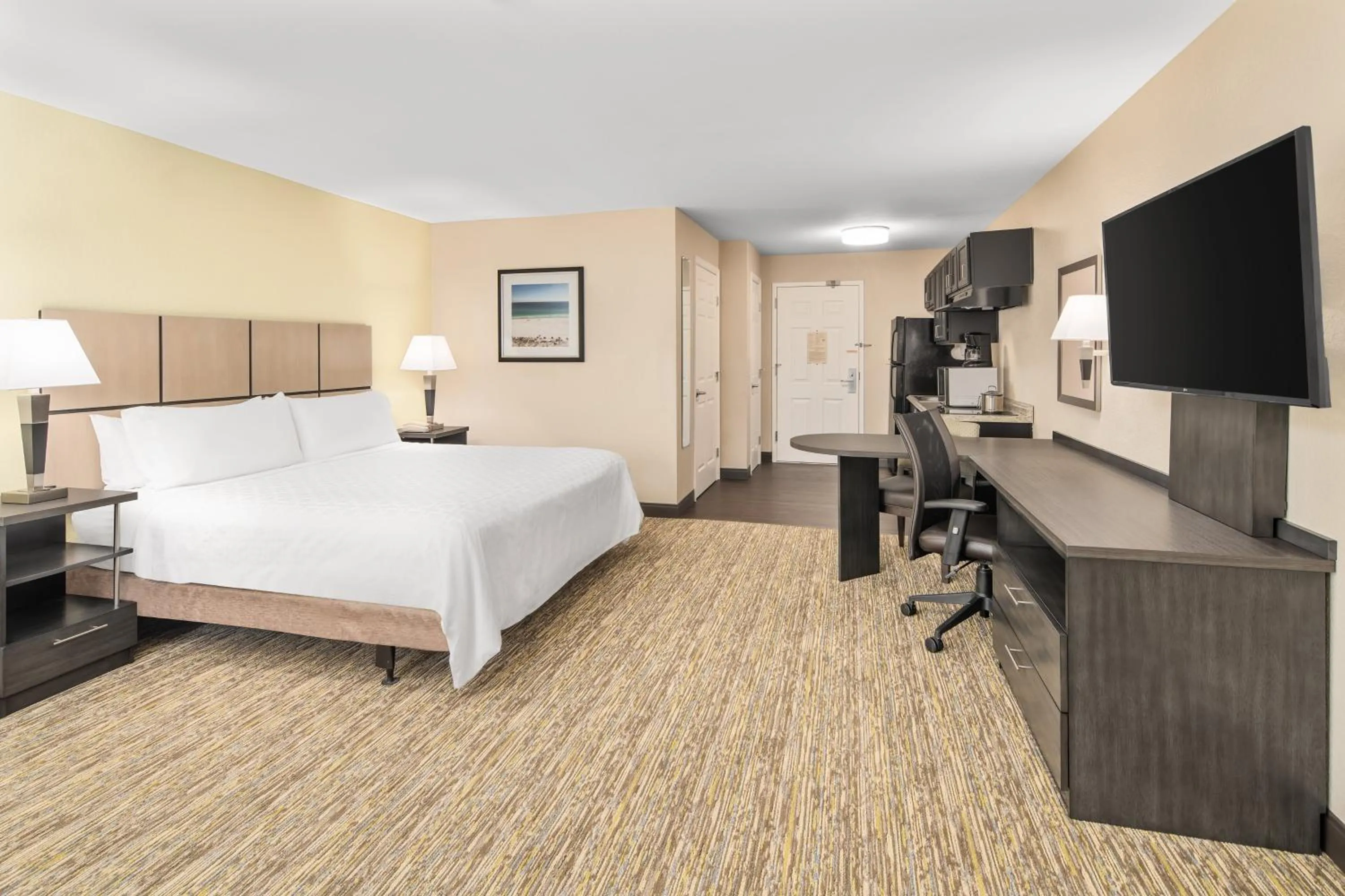 Photo of the whole room, Bed in Candlewood Suites Destin-Sandestin Area by IHG