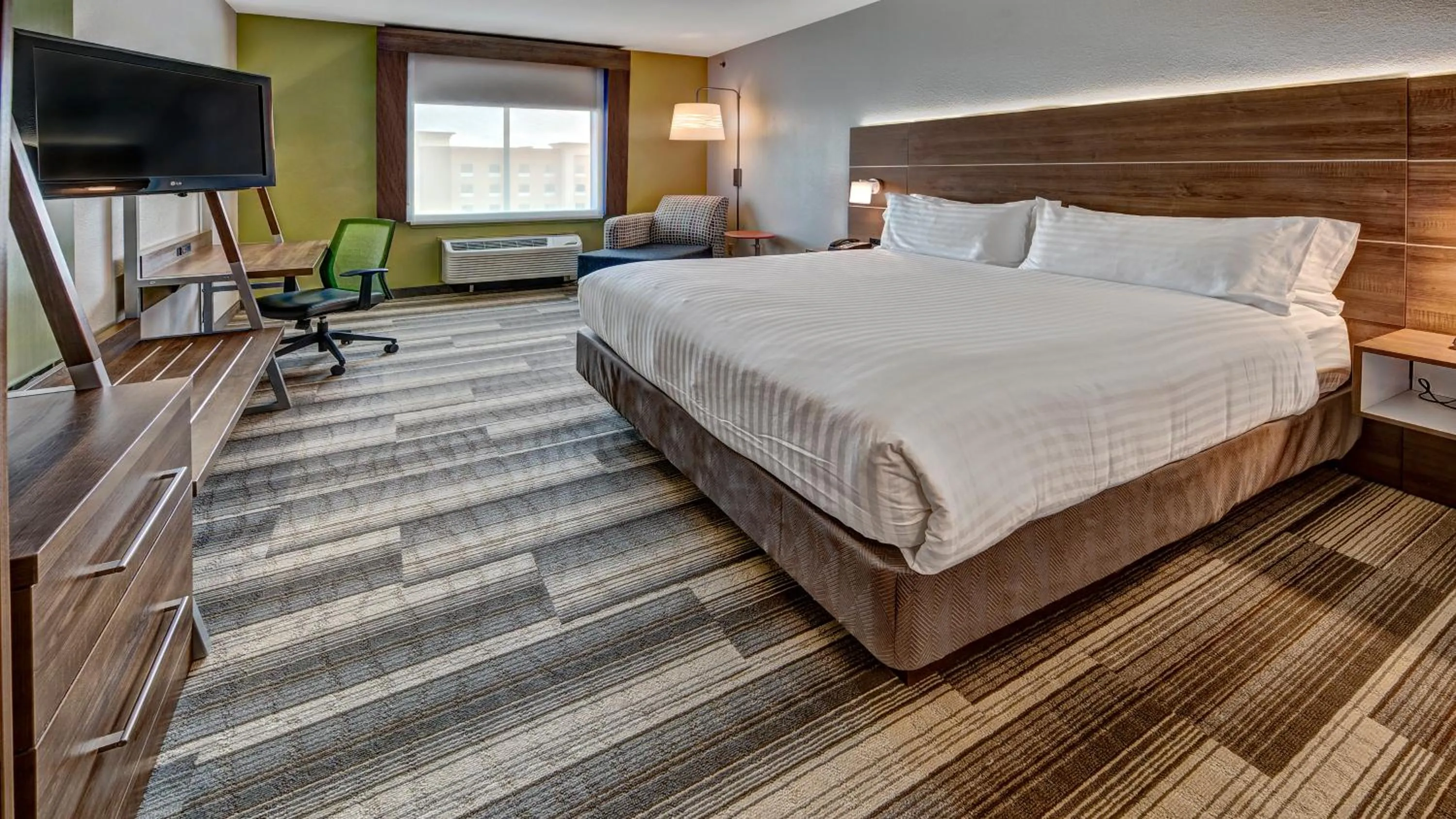 Photo of the whole room, Bed in Holiday Inn Express Hotel and Suites Corsicana I-45 by IHG