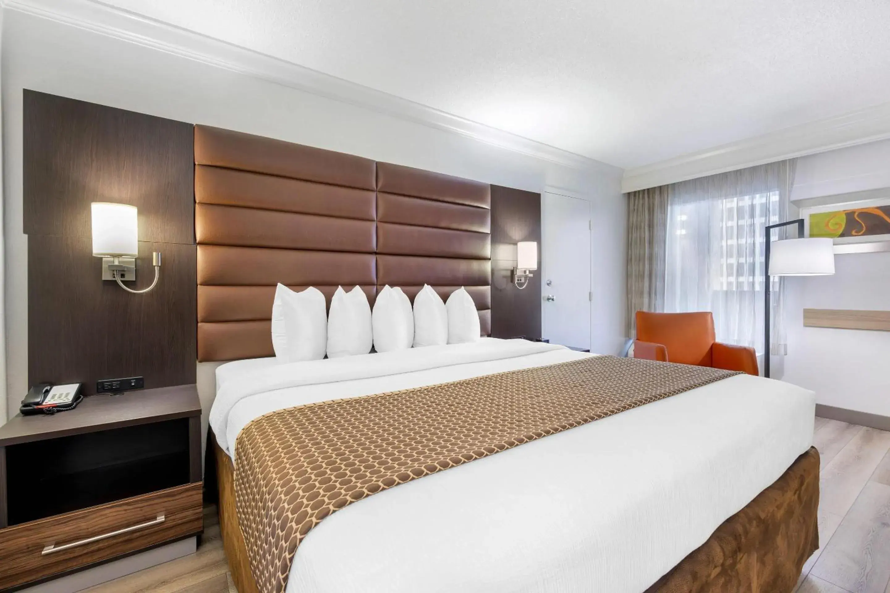 King Room in The Capitol Hotel Downtown, an Ascend Collection Hotel King Room in The Capitol Hotel Downtown, an Ascend Collection Hotel