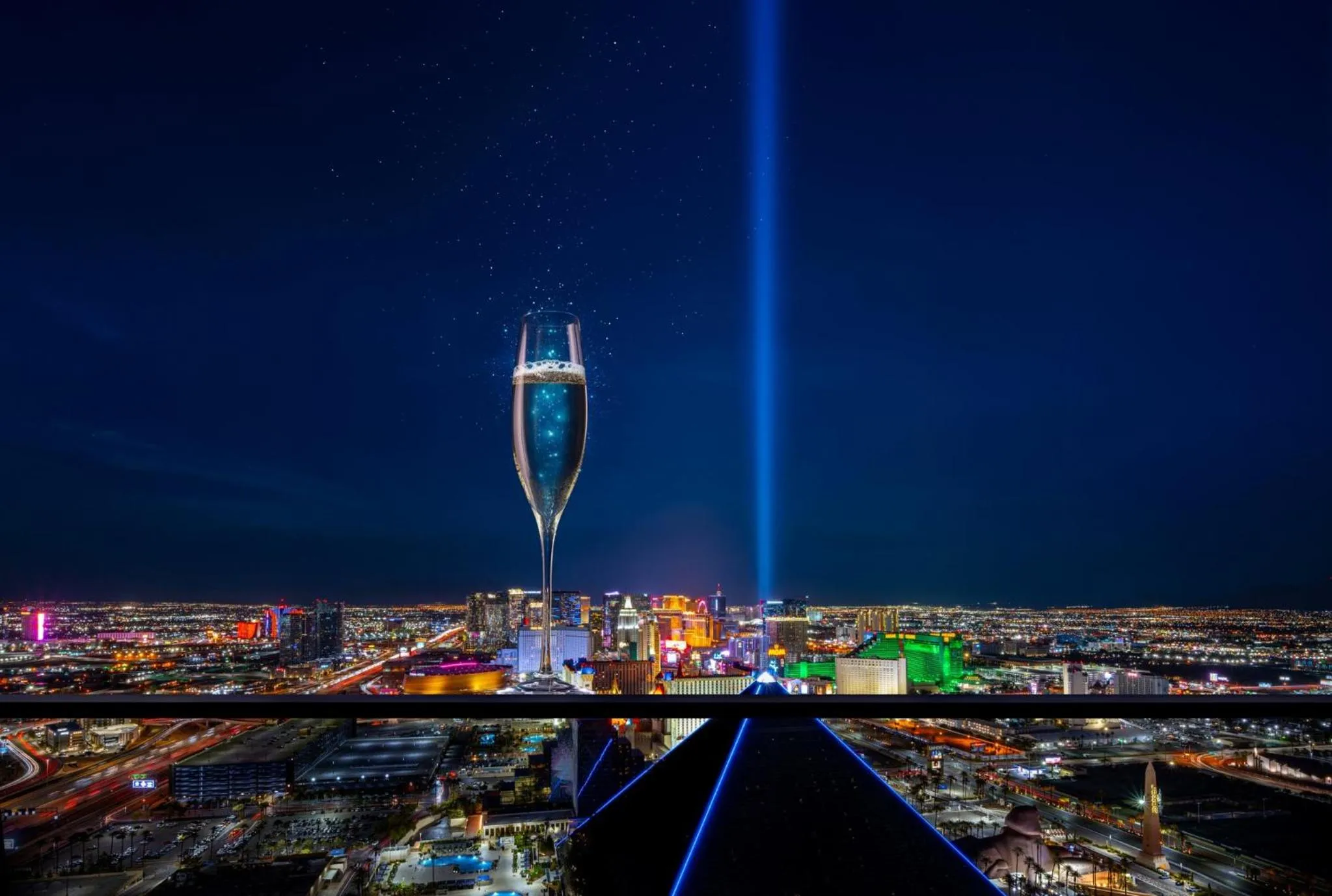 Lounge or bar in W Las Vegas