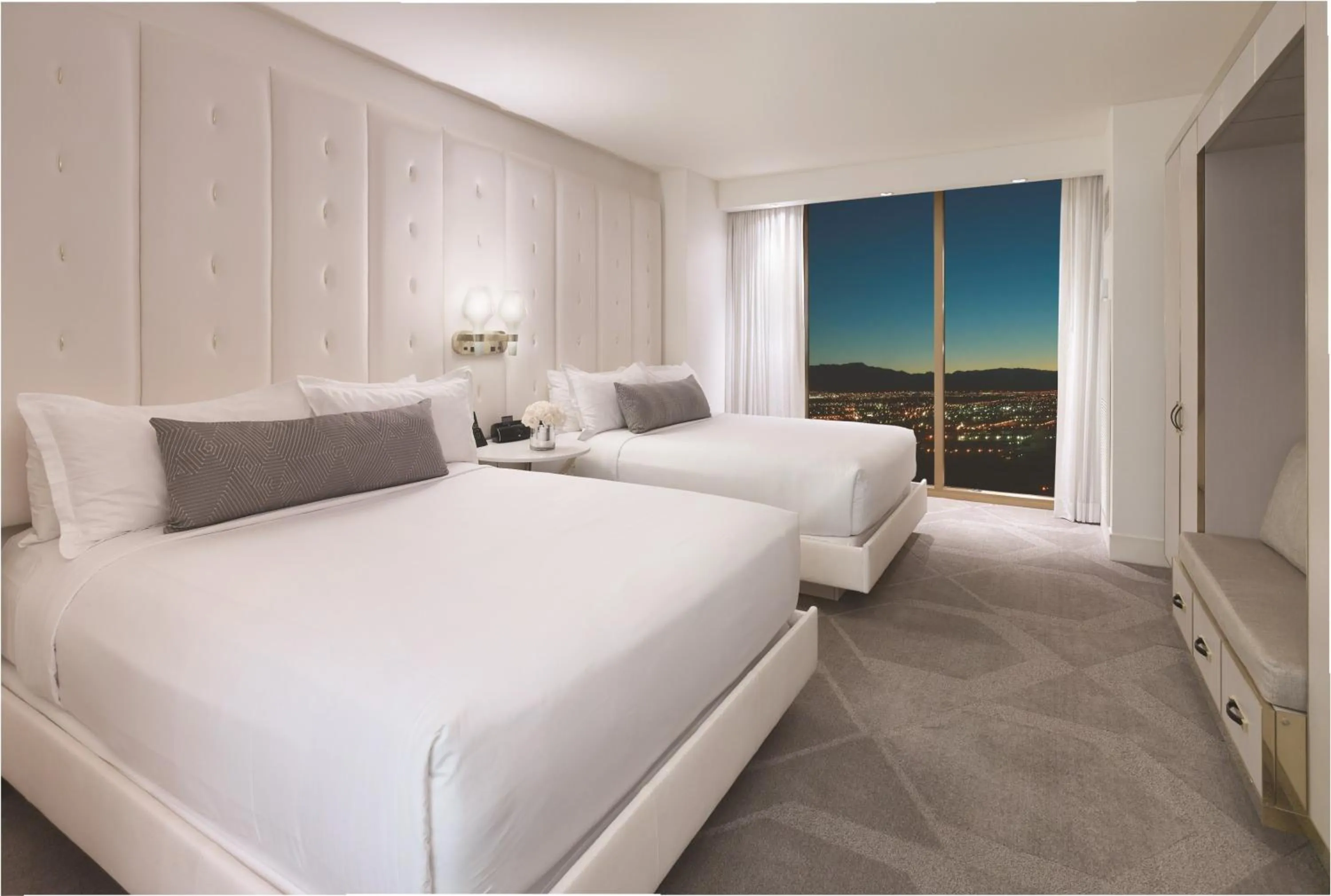 Photo of the whole room, Bed in W Las Vegas