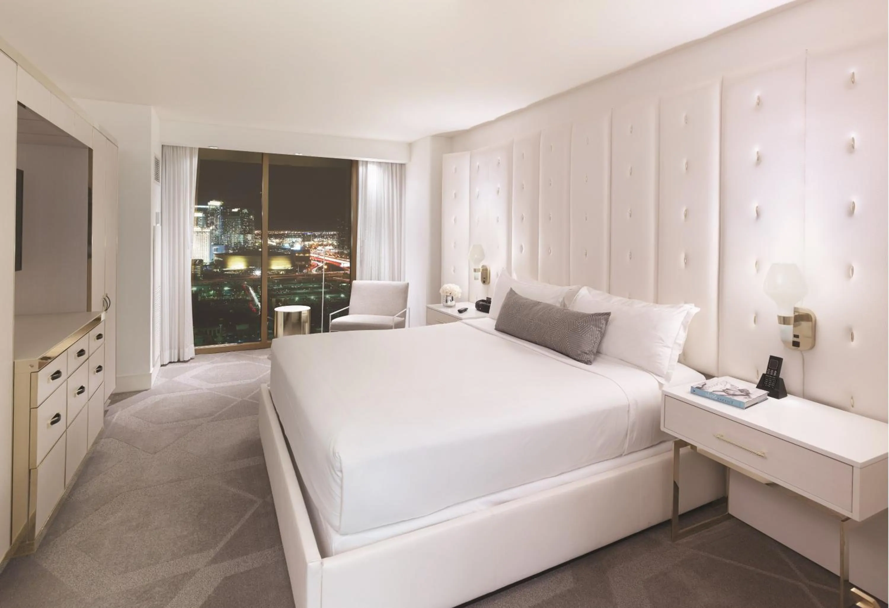 Photo of the whole room, Bed in W Las Vegas