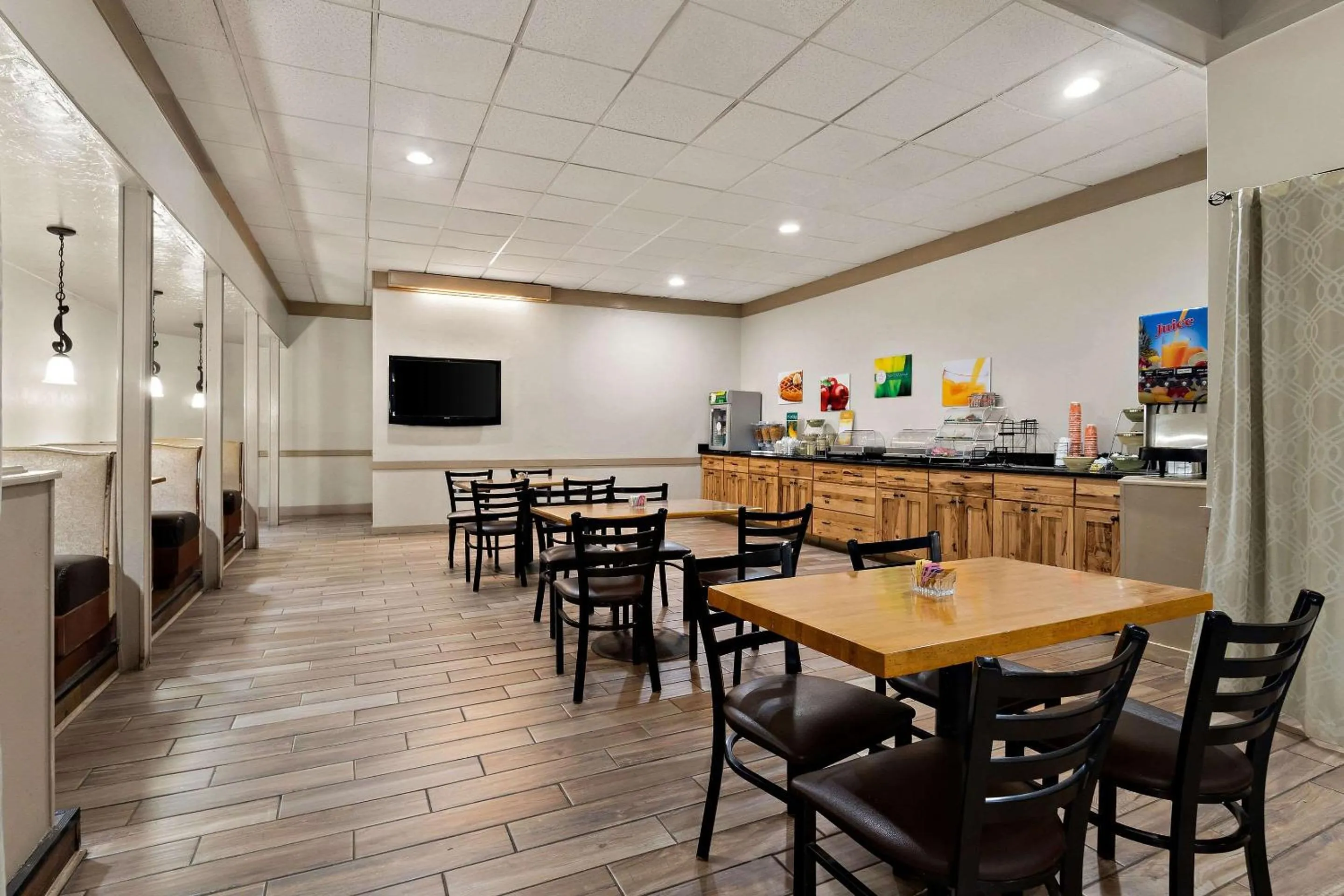 Breakfast in Quality Inn & Suites Craig