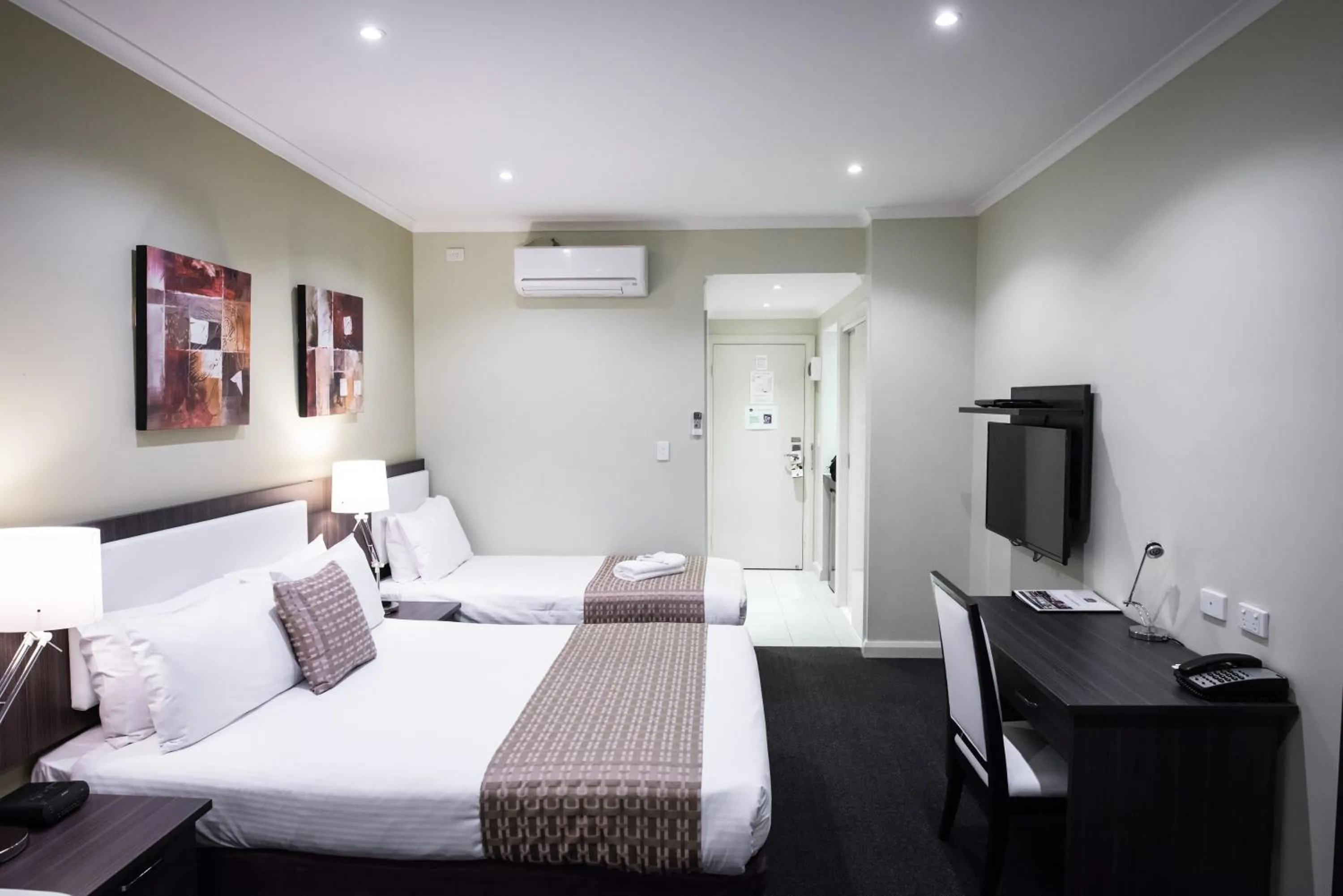 Photo of the whole room, Bed in Best Western Melbourne Airport