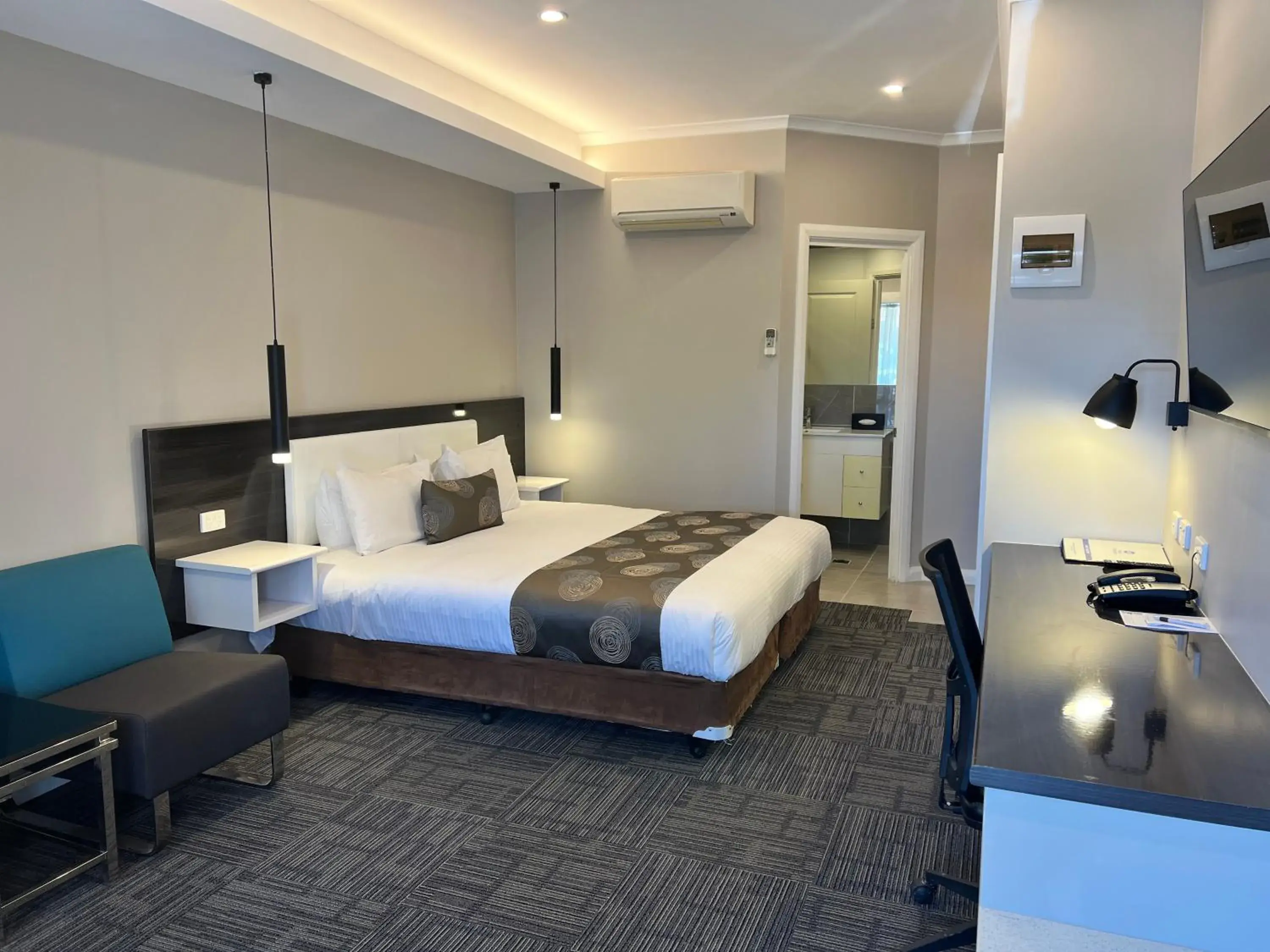 Corporate Room in Best Western Melbourne Airport Corporate Room in Best Western Melbourne Airport